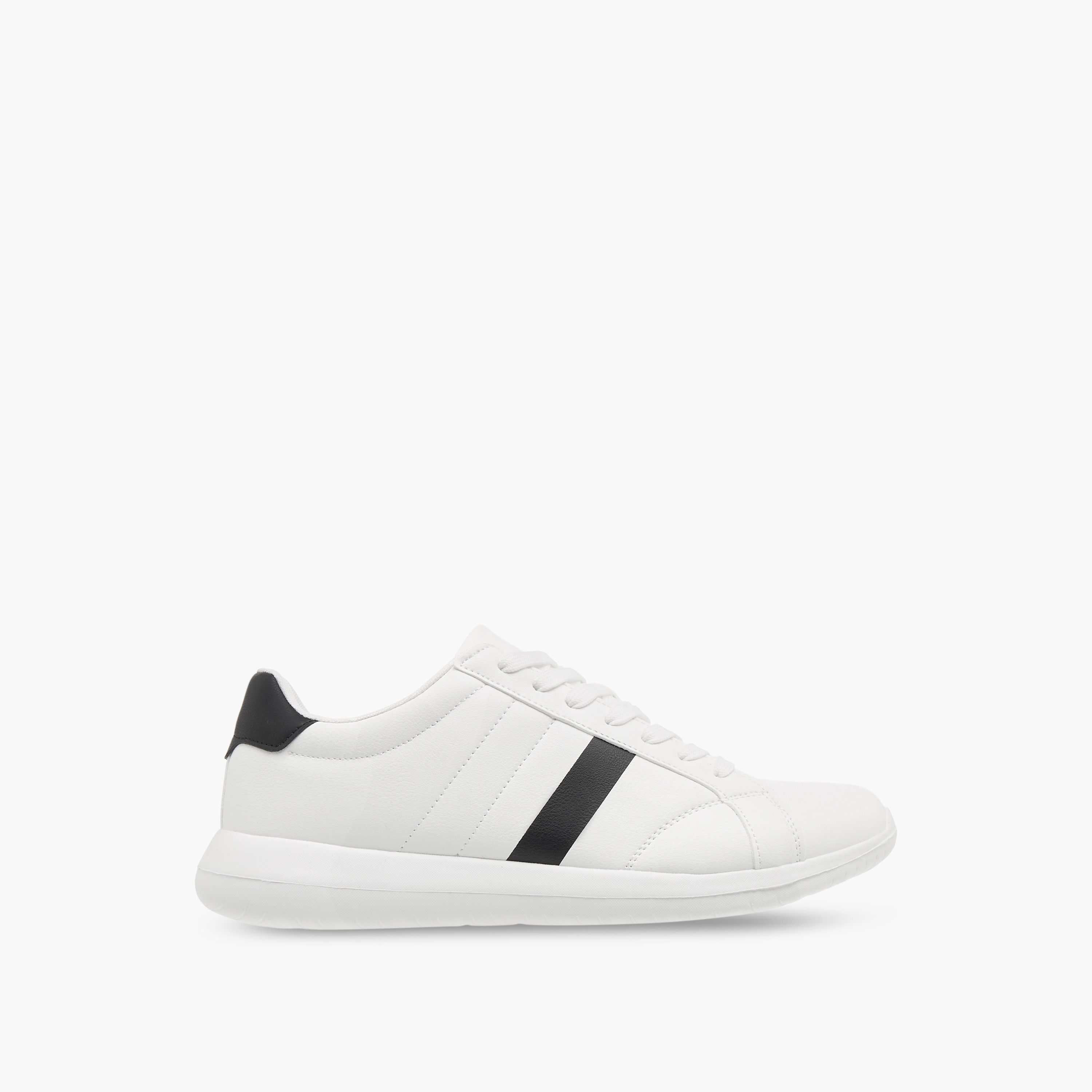 حذاء سنيكرز بتفاصيل خطوط ورباط إغلاق من إل بي إل من شو إكسبريس-men-shoes-sneakers-image-3