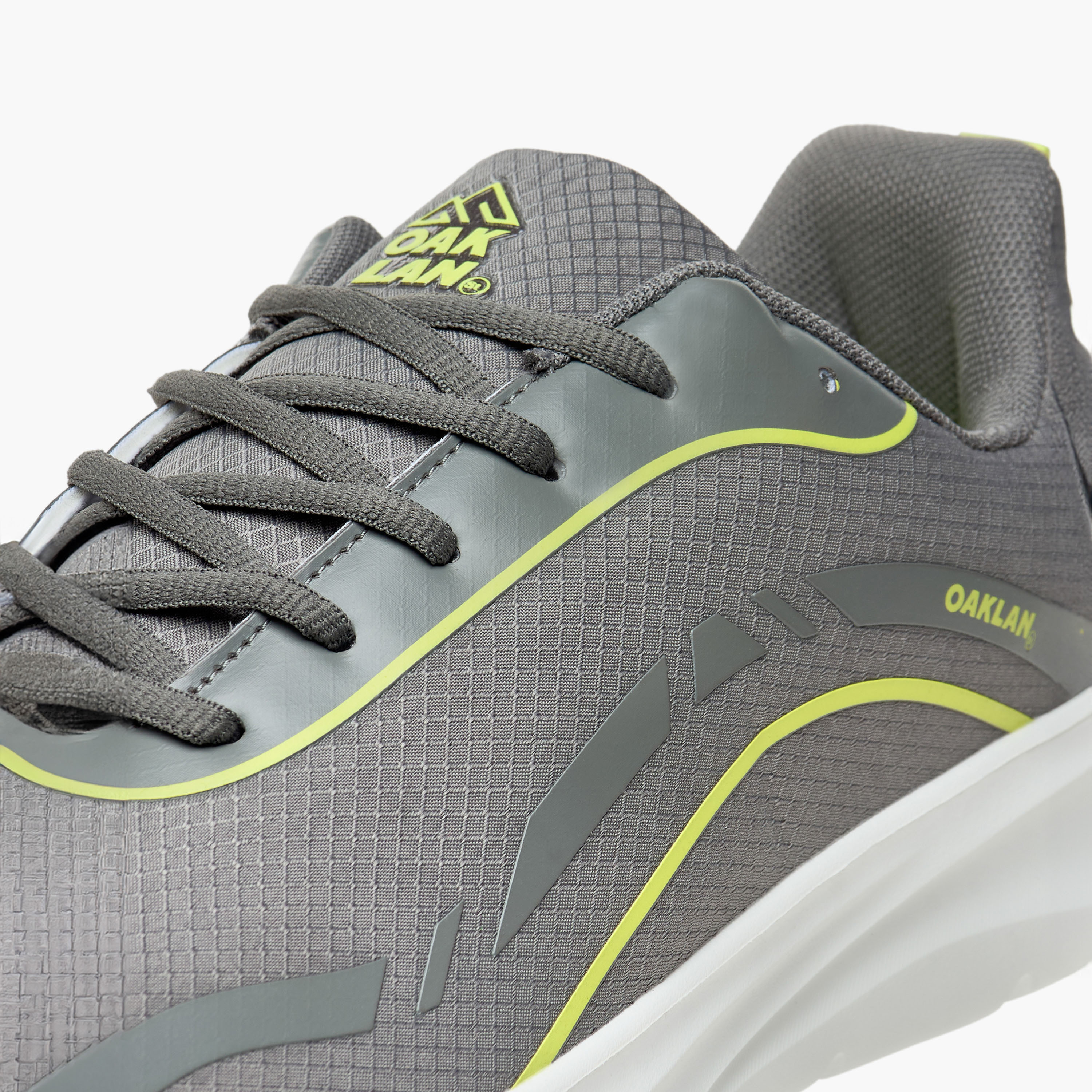 حذاء رياضي شبكي برباط إغلاق أوكلان من شو إكسبريس-sports-men-shoes-image-4