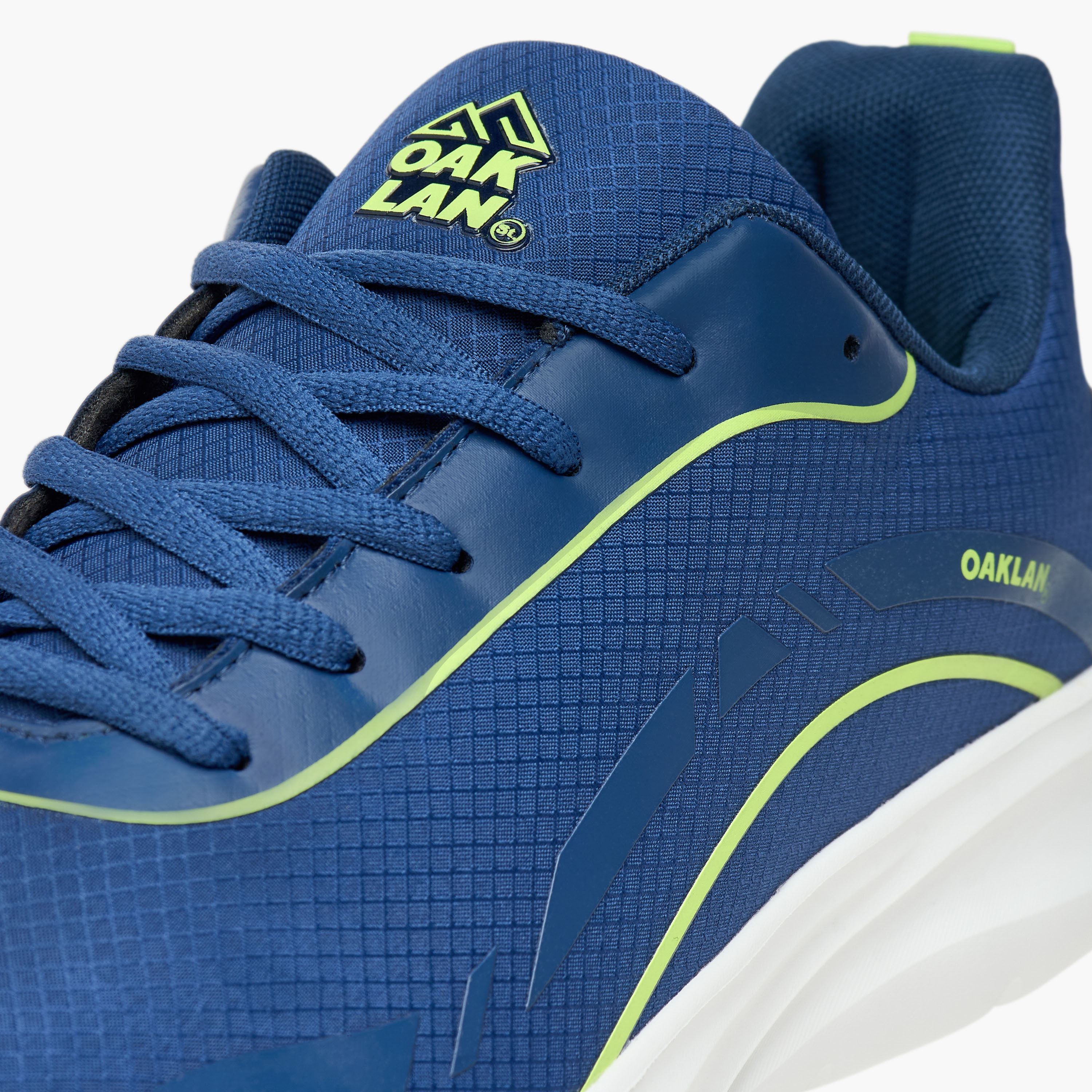 حذاء رياضي شبكي برباط إغلاق أوكلان من شو إكسبريس-sports-men-shoes-image-9