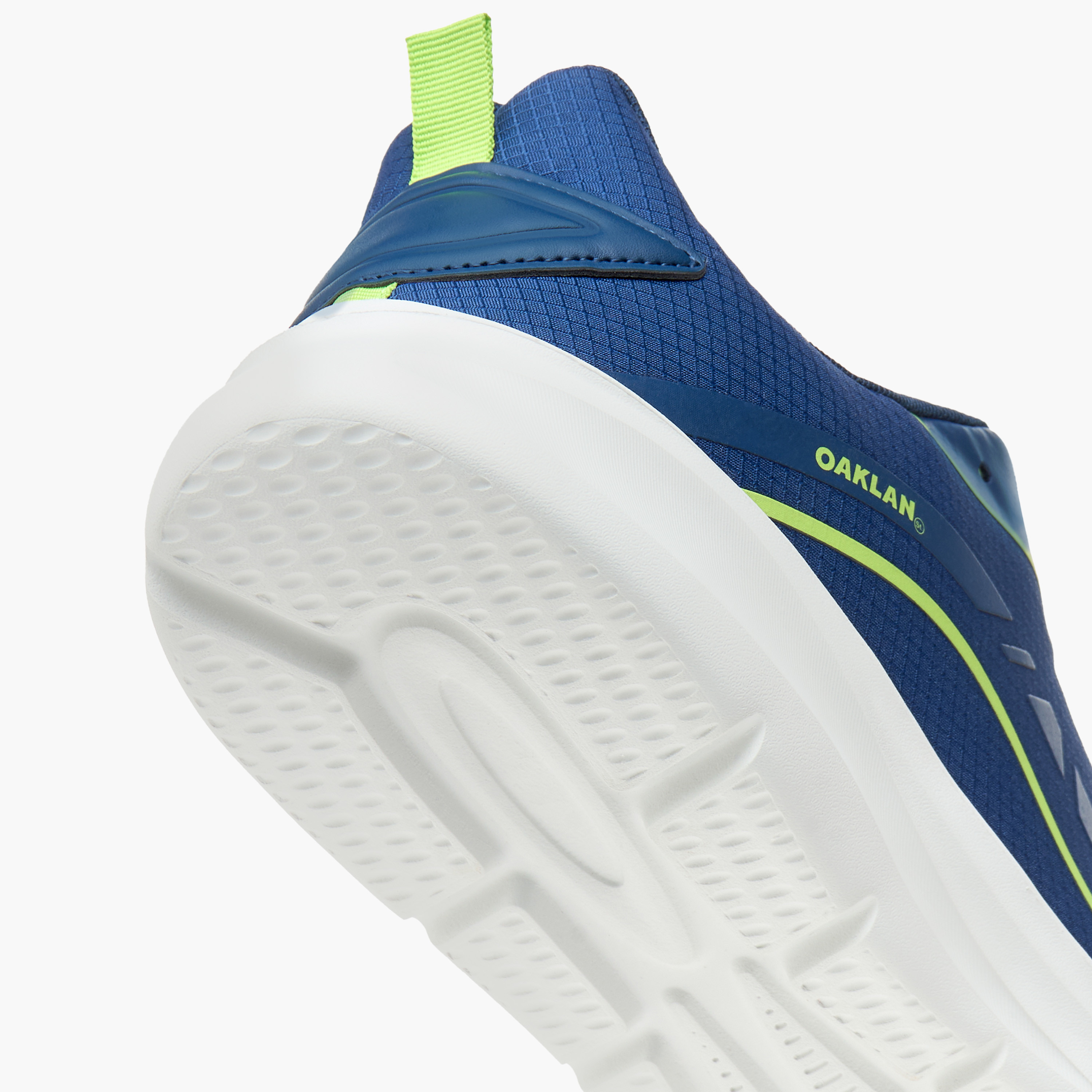 حذاء رياضي شبكي برباط إغلاق أوكلان من شو إكسبريس-sports-men-shoes-image-10