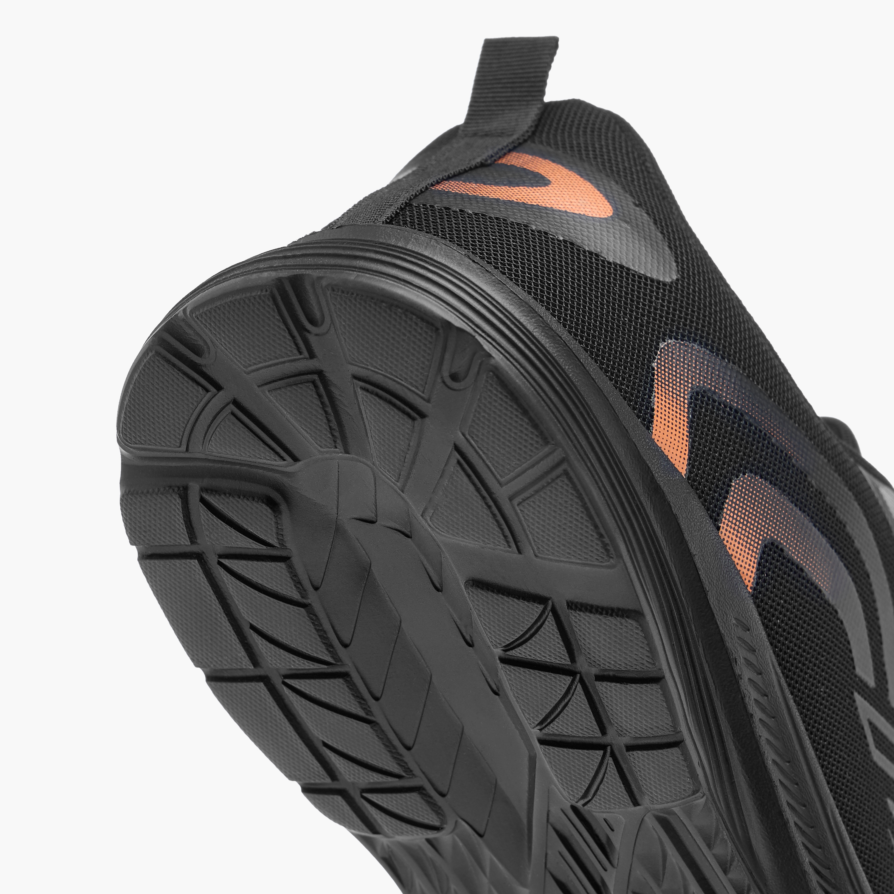 حذاء رياضي برباط إغلاق وتفاصيل الشعار من أوكلان من شو إكسبرس-sports-men-shoes-image-5