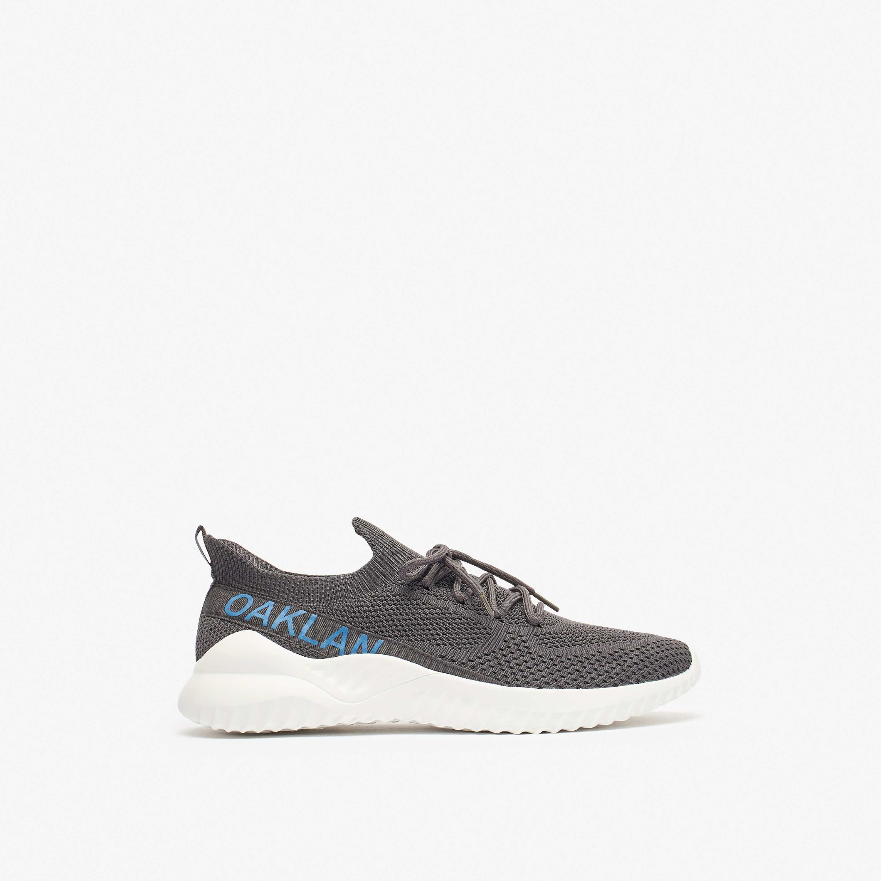 Oakland by Shoexpress Logo Print Slip-On Sports Shoes with Pull Tabs-sports-men-shoes-image-3