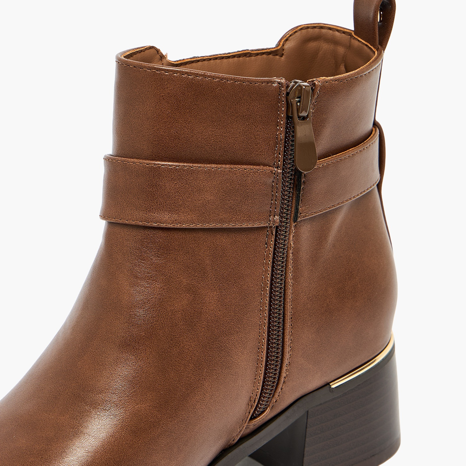 حذاء كاحل نسائي بكعب بلوك مزود بإبزيم من فلورا بيلا - شوإكسبرس-women-shoes-boots-image-4