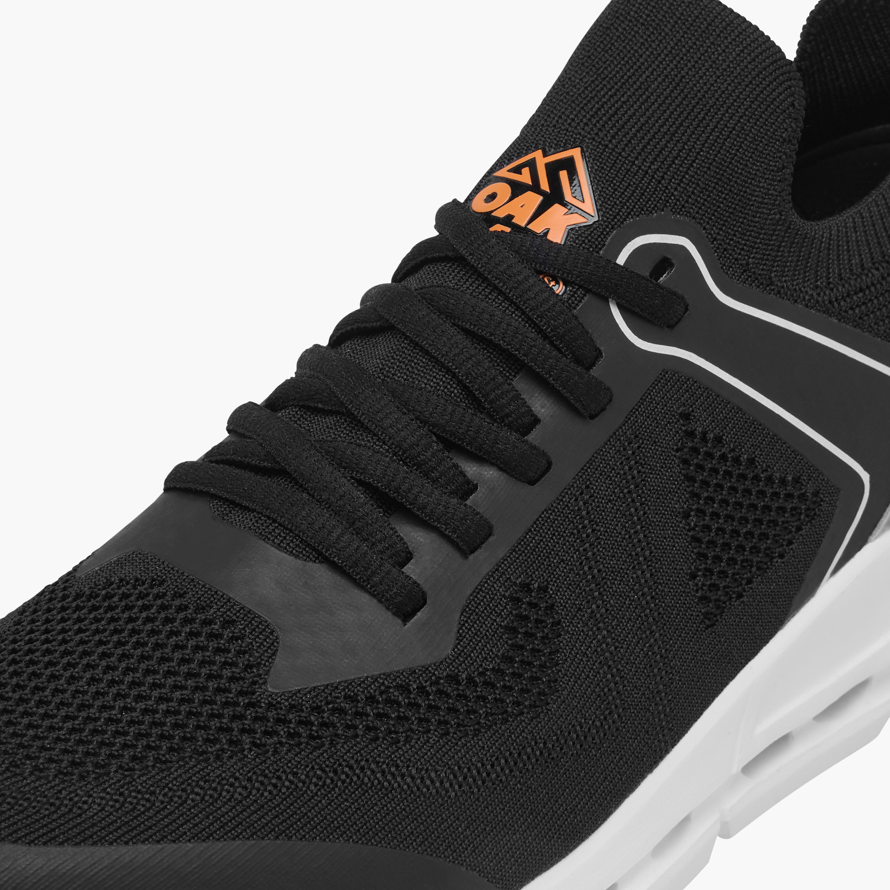 حذاء رياضي بتفاصيل شبكية ورباط إغلاق من أوكلان من شو إكسبرس-sports-men-shoes-image-4