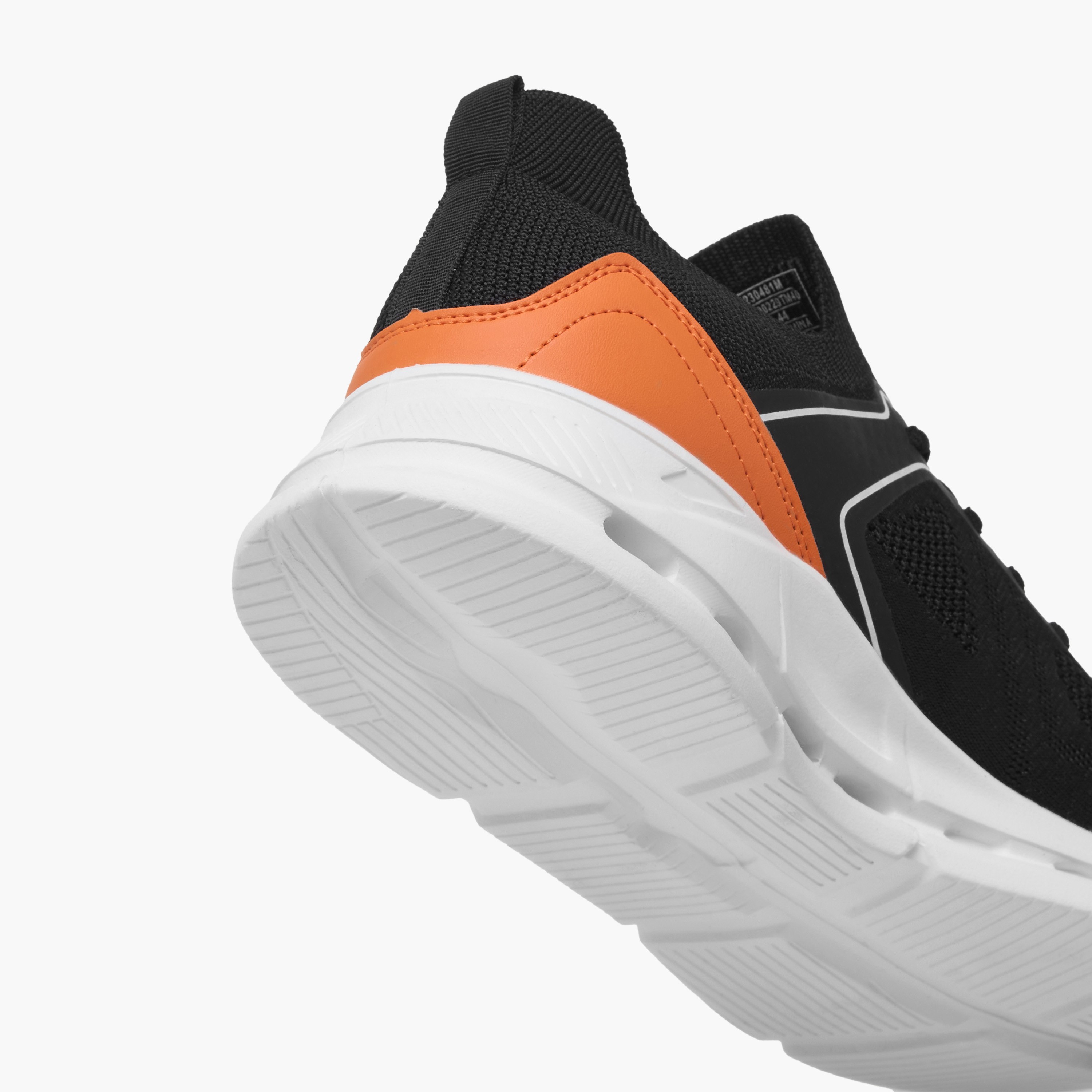 حذاء رياضي بتفاصيل شبكية ورباط إغلاق من أوكلان من شو إكسبرس-sports-men-shoes-image-5