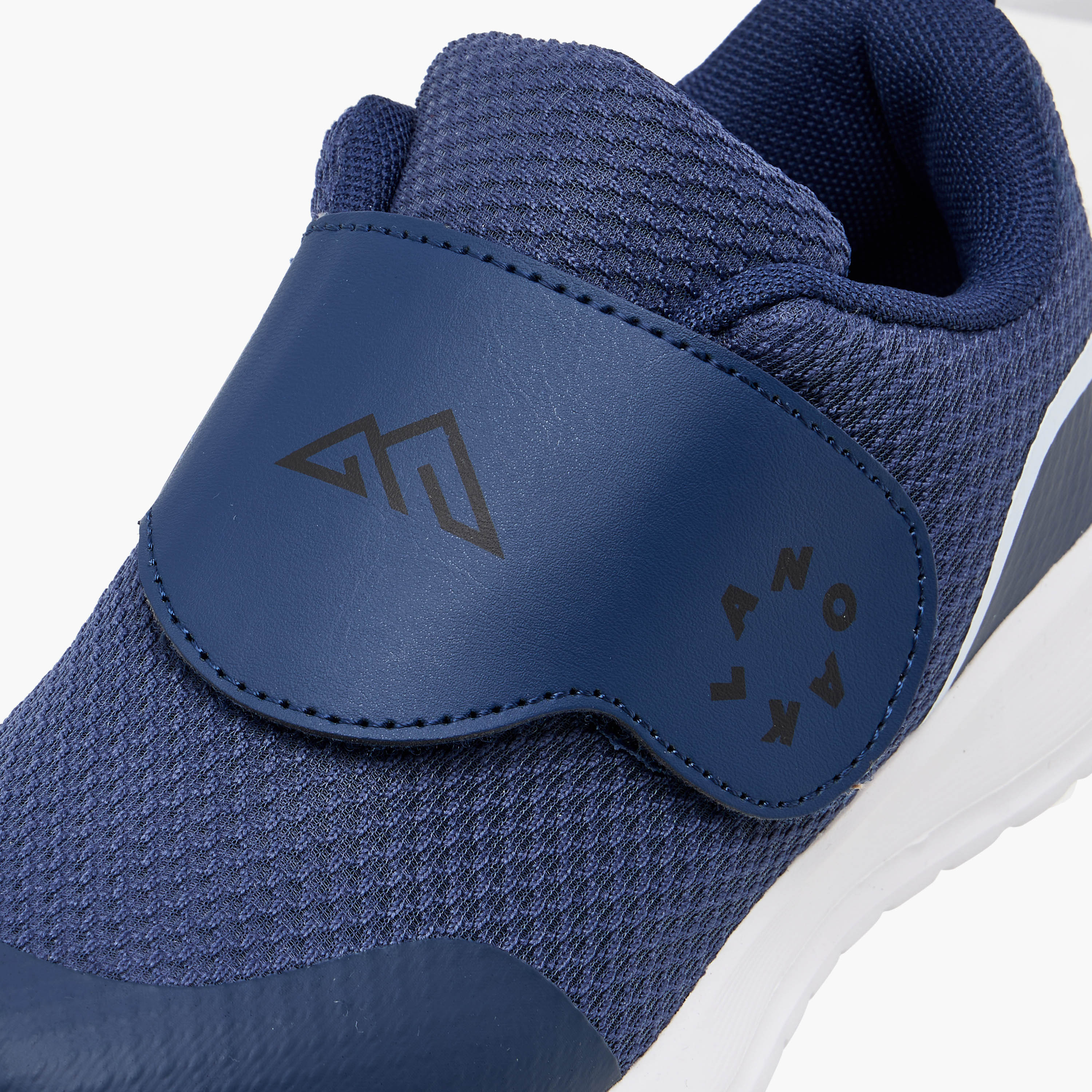 حذاء رياضي بشريط إغلاق لاصق وتفاصيل شعار من أوكلان من شو إكسبريس-boys-shoes-schoolshoes-image-4