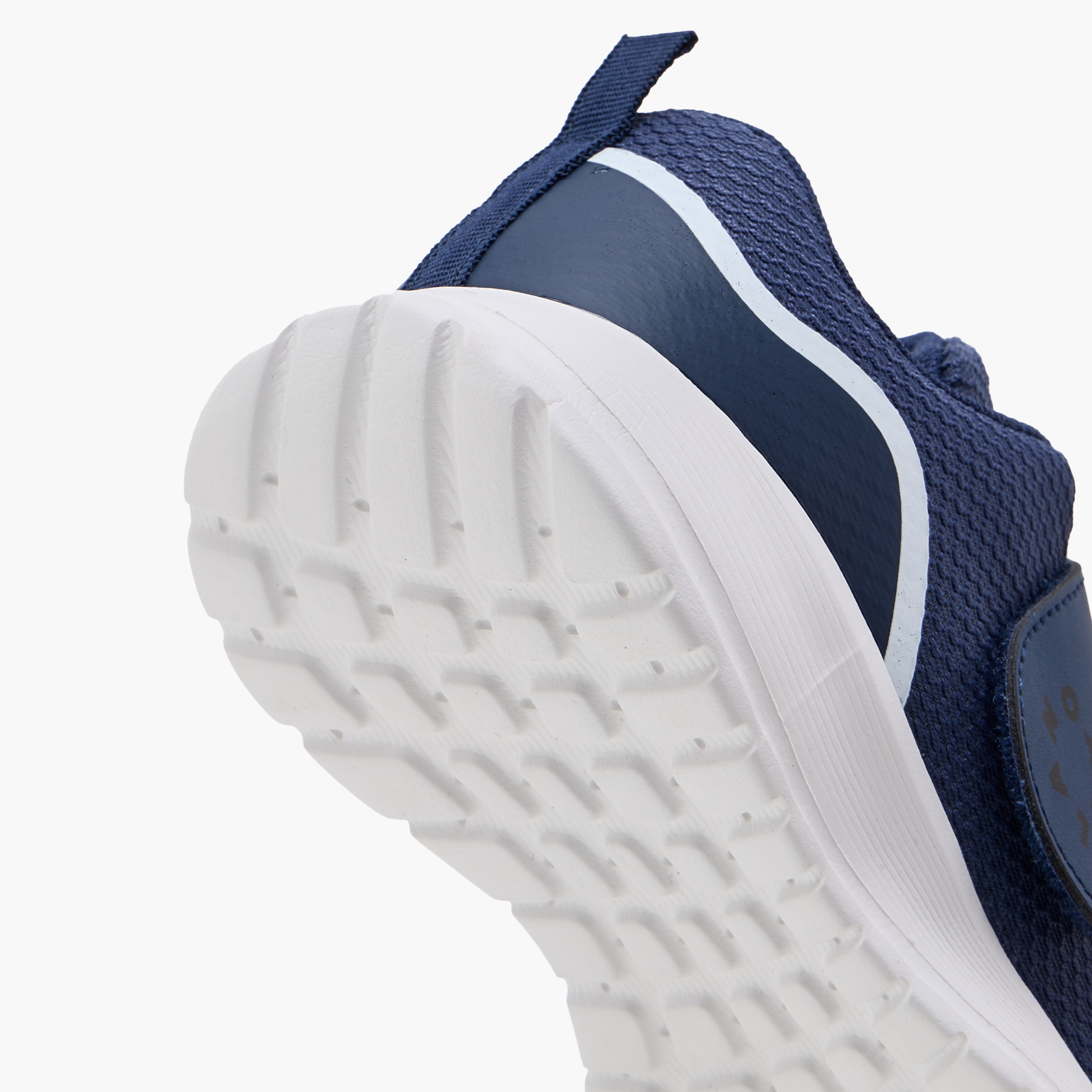 حذاء رياضي بشريط إغلاق لاصق وتفاصيل شعار من أوكلان من شو إكسبريس-boys-shoes-schoolshoes-image-5