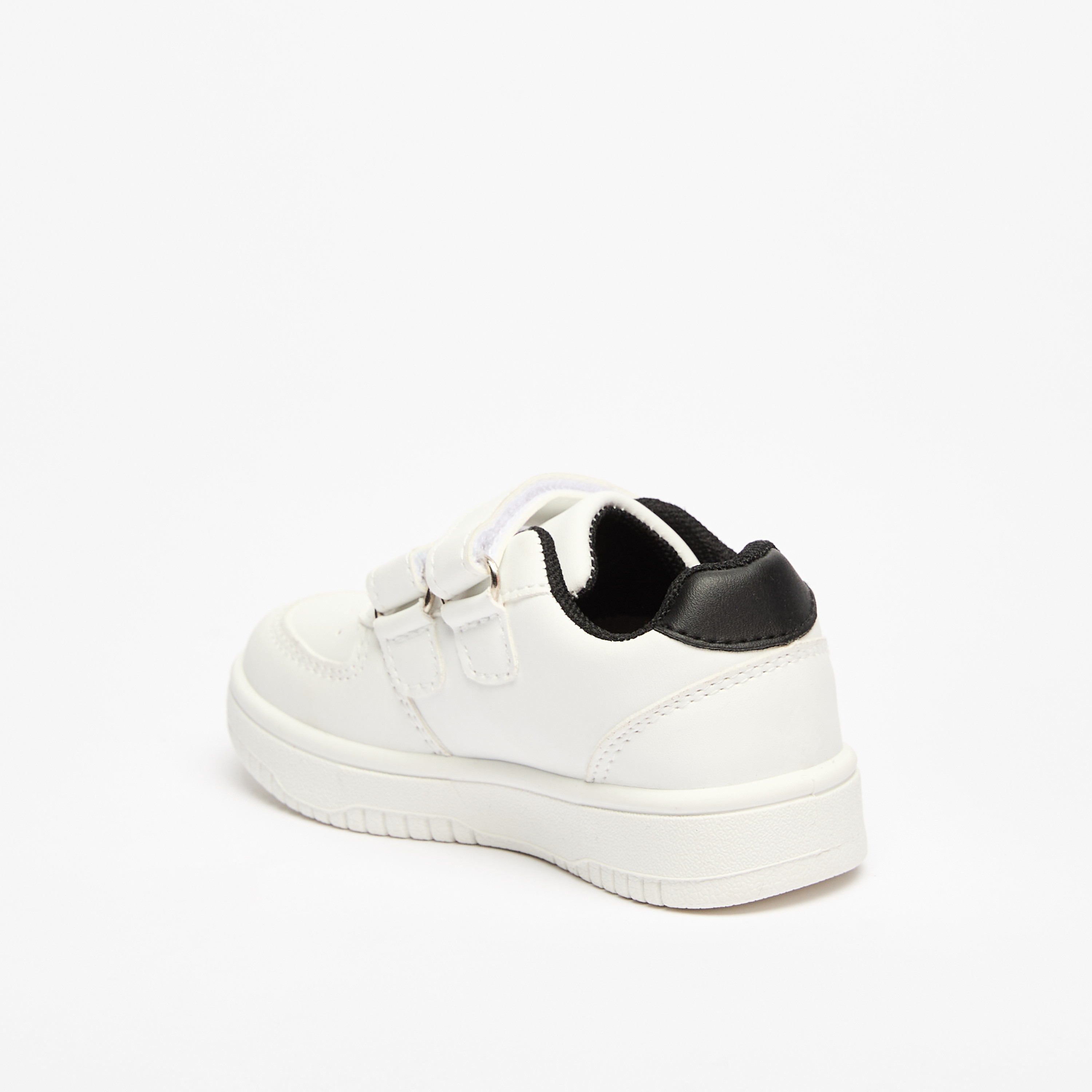 حذاء سنيكرز بِألواح وشريط إغلاق لاصق من إل بي إل من شو إكسبرس-boys-shoes-schoolshoes-image-2