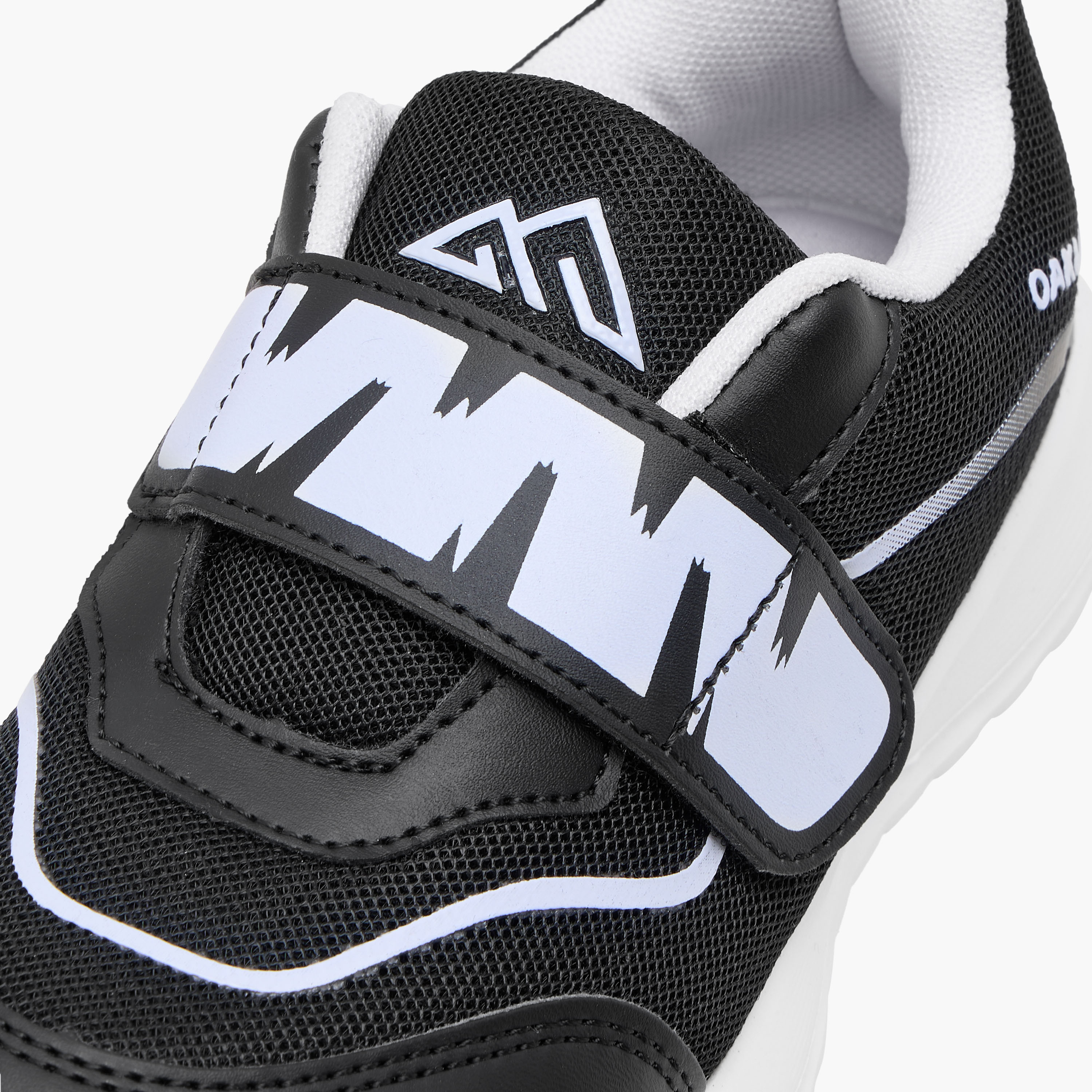 Oaklan by Shoexpress Logo Detail Sports Shoes with Hook and Loop Closure-girls-shoes-sneakers-image-4