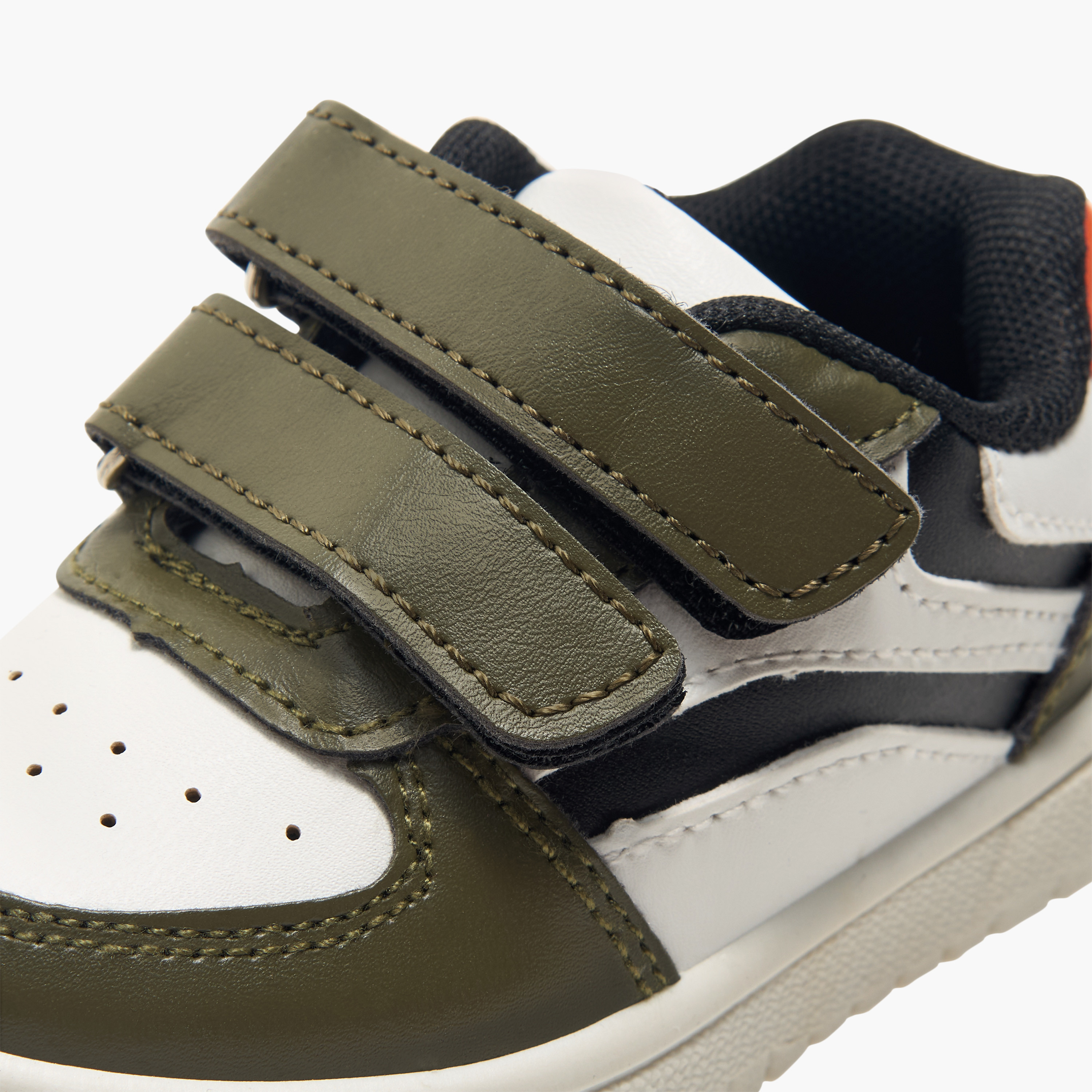 حذاء سنيكرز بشريط إغلاق لاصق من إل بي إل من شو إكسبرس-boys-shoes-sneakers-image-4