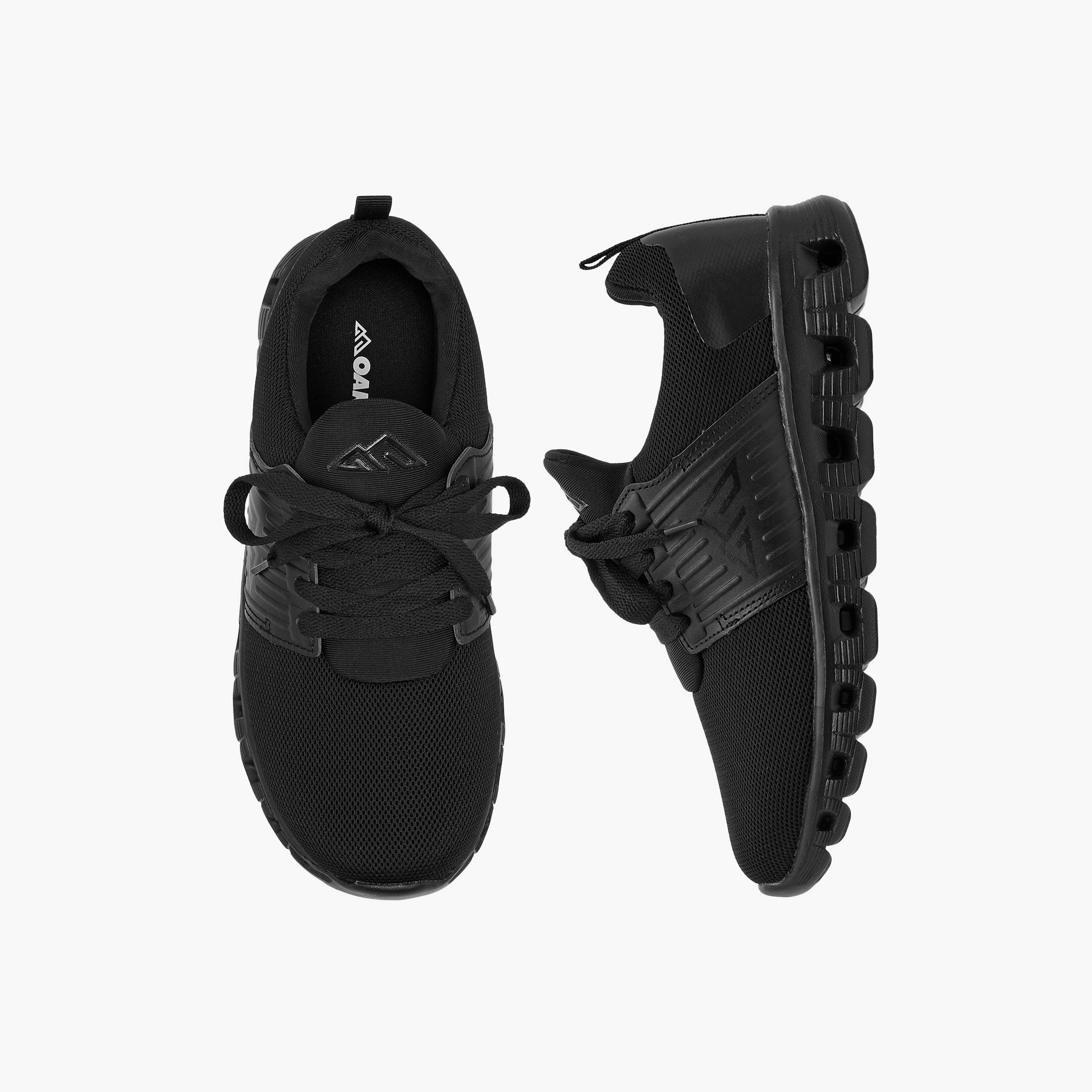 حذاء رياضي بشعار ورباط إغلاق من أوكلان من شو إكسبريس-boys-shoes-sneakers-image-5