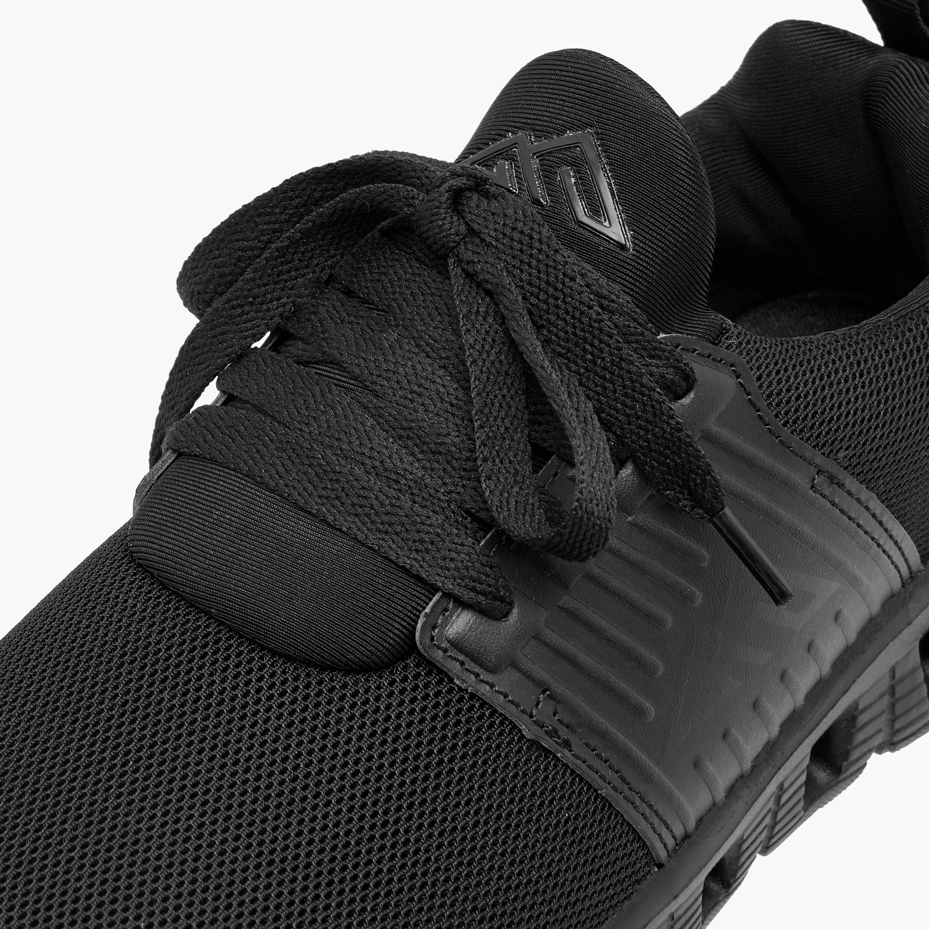 حذاء رياضي بشعار ورباط إغلاق من أوكلان من شو إكسبريس-boys-shoes-sneakers-image-2