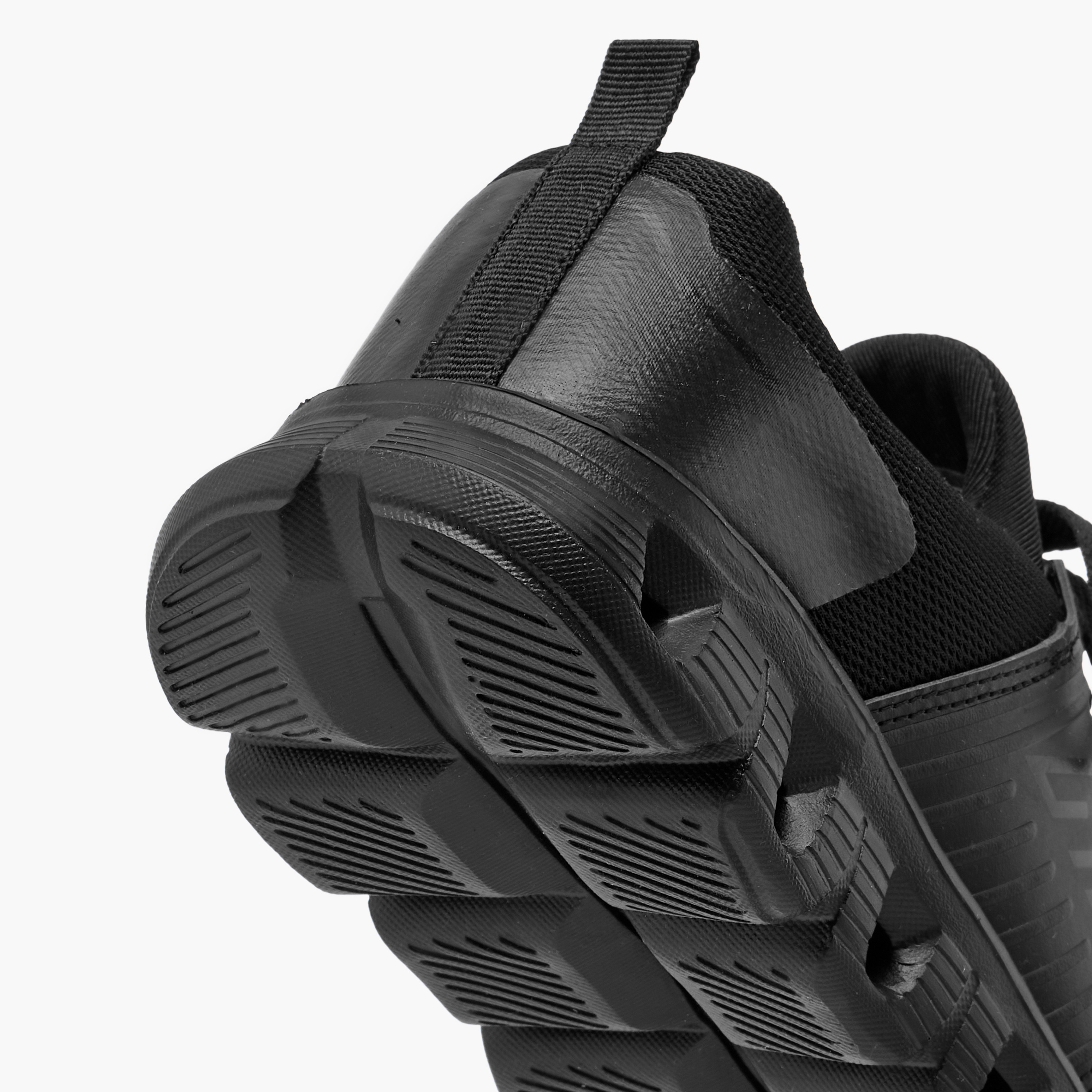 حذاء رياضي بشعار ورباط إغلاق من أوكلان من شو إكسبريس-boys-shoes-sneakers-image-1