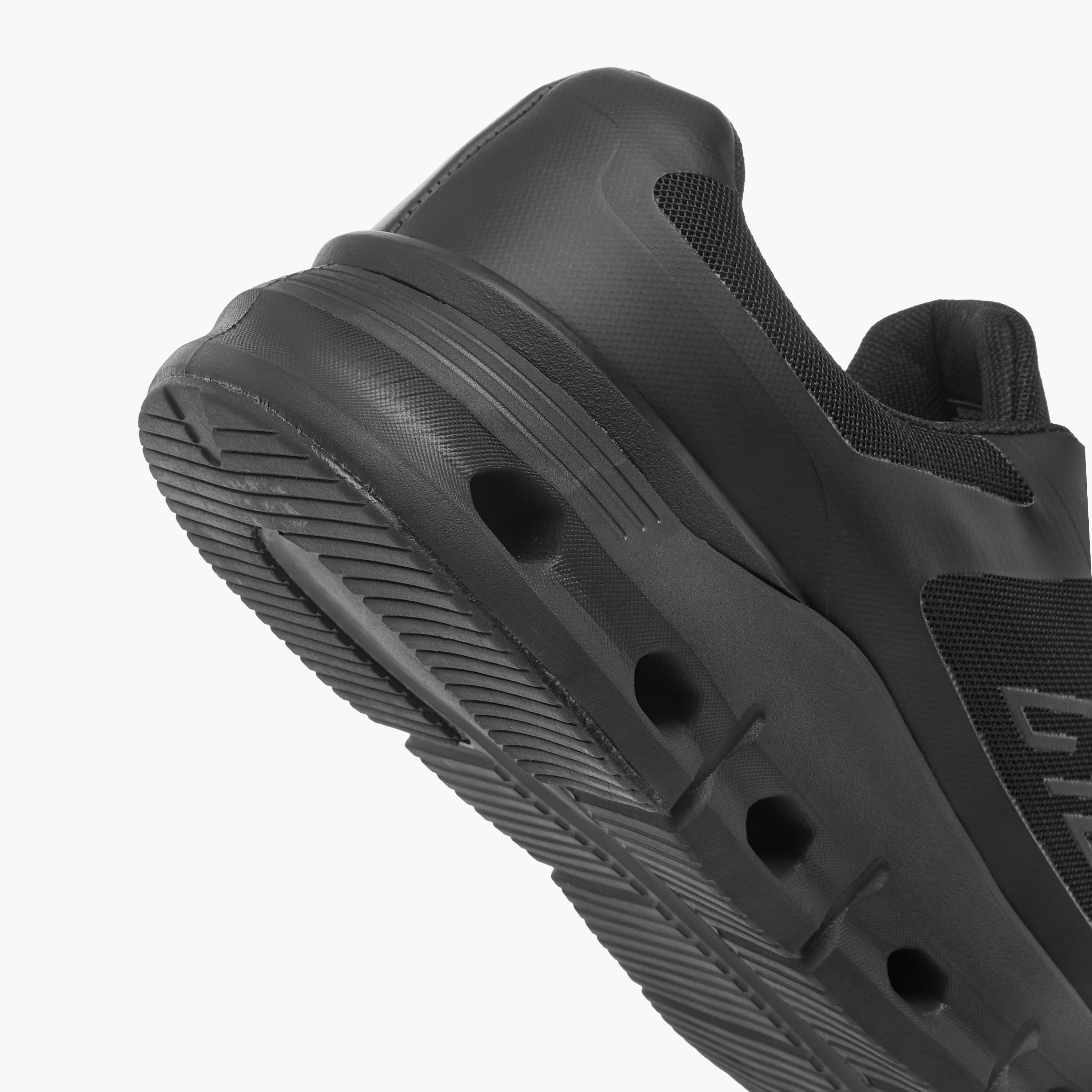 حذاء رياضي شبكي متعدد التصاميم برباط إغلاق من أوكلان من شو إكسبريس-sports-men-shoes-image-5