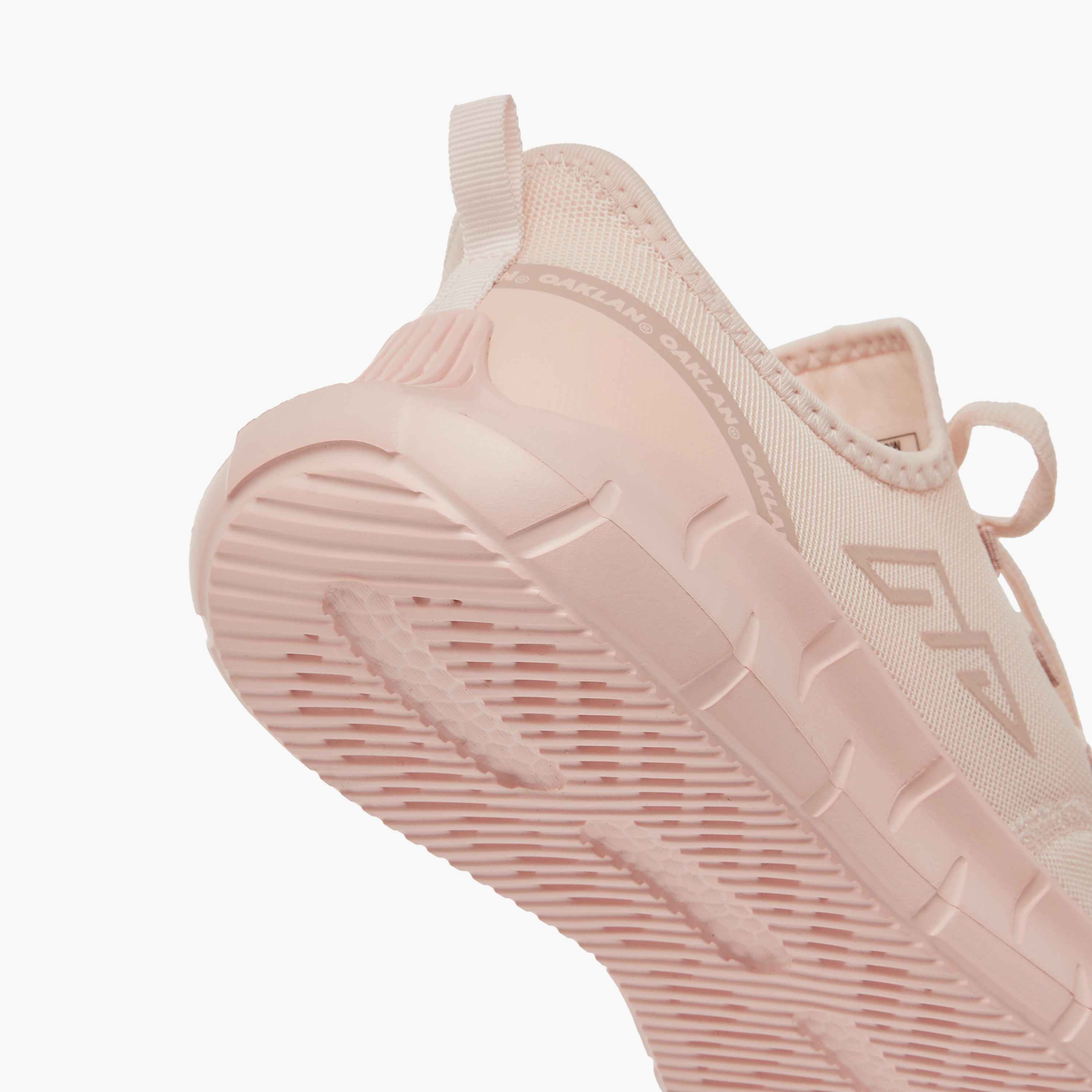 حذاء رياضي شبكي برباط إغلاق من أوكلان من شو إكسبريس-sports-women-shoes-image-5