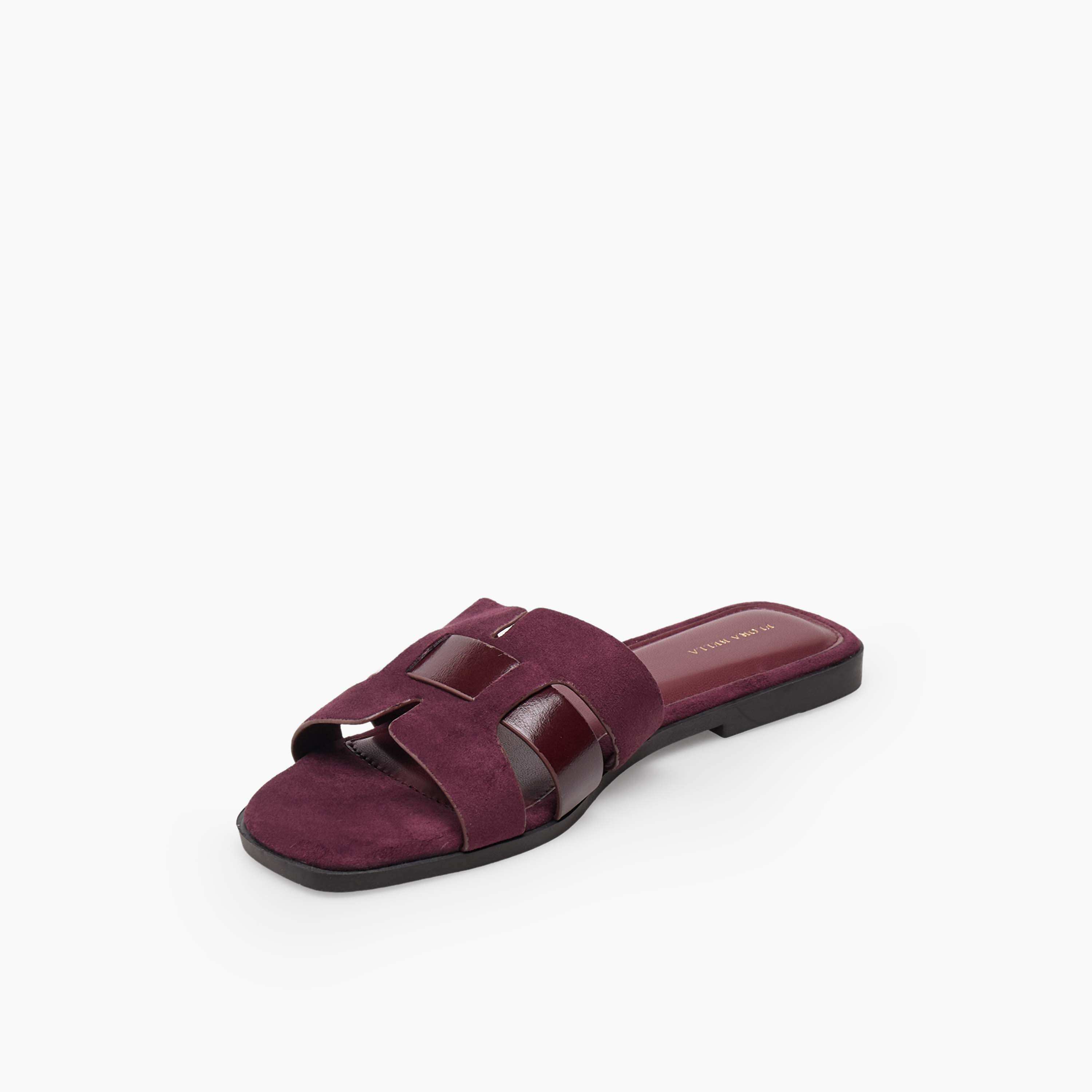 صندل نسائي بقصات وملمس بارز من فلورا بيلا-women-shoes-flats-sandals-image-4