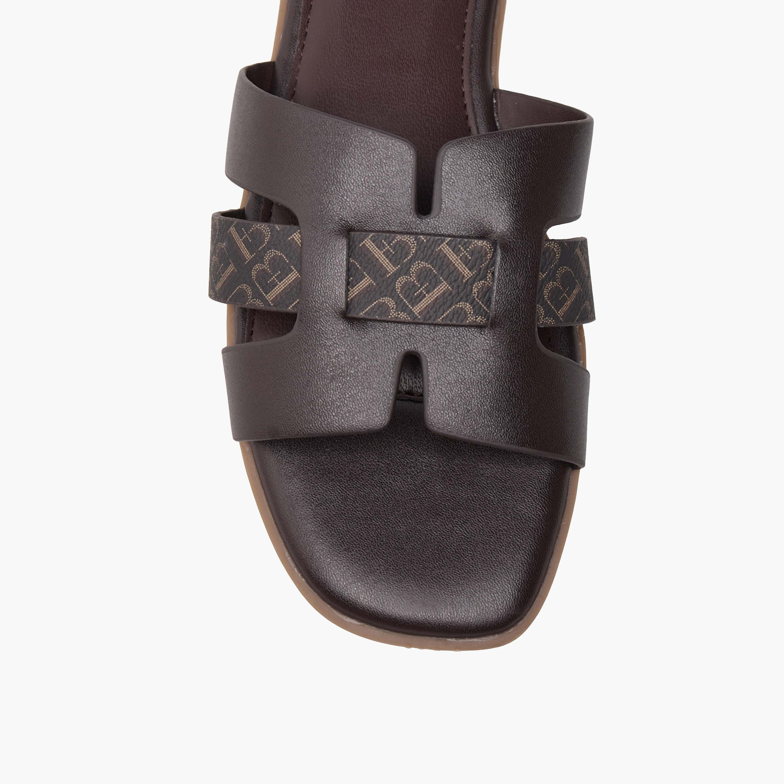 صندل نسائي بنقشة مونوغرام من فلورا بيلا-women-shoes-flats-sandals-image-7