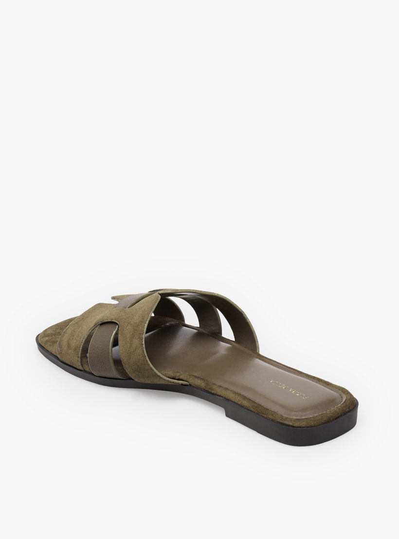 صندل نسائي بقصات وملمس بارز من فلورا بيلا-women-shoes-flats-sandals-image-5