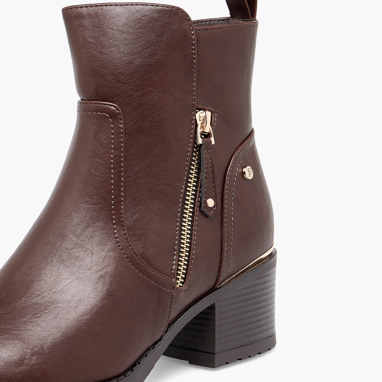 حذاء للنساء بطول الكاحل وكعب عريض من فلورا بيلا-women-shoes-boots-image-4