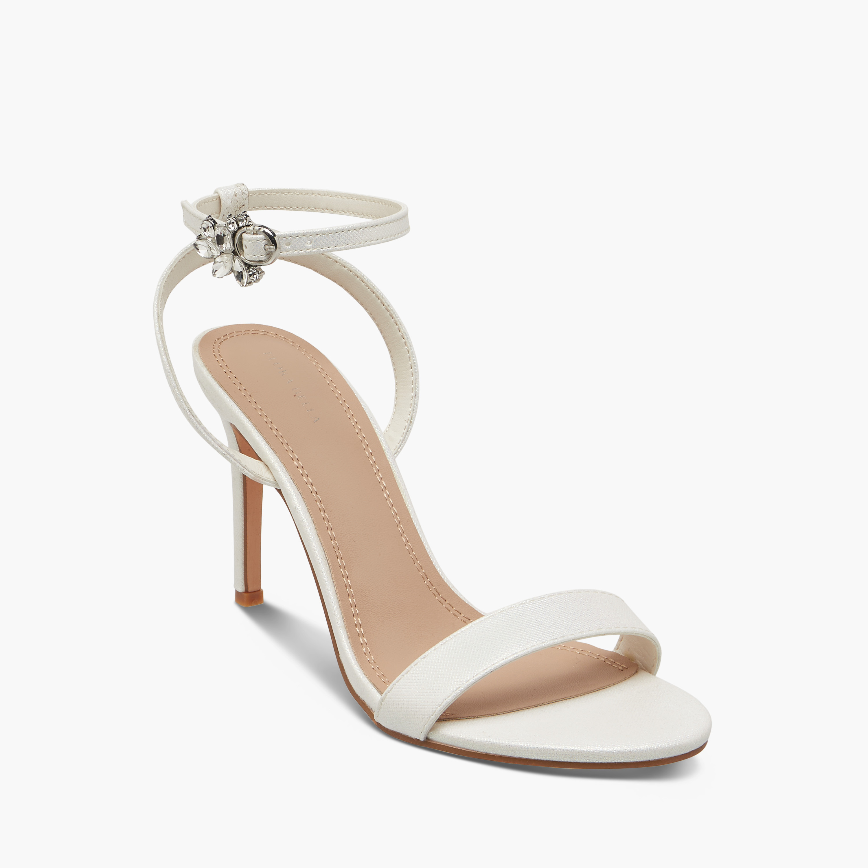 صندل مزيّن بكعب ستيليتو وإبزيم إغلاق من فلورا بيلا-women-shoes-sandals-heeled-image-2