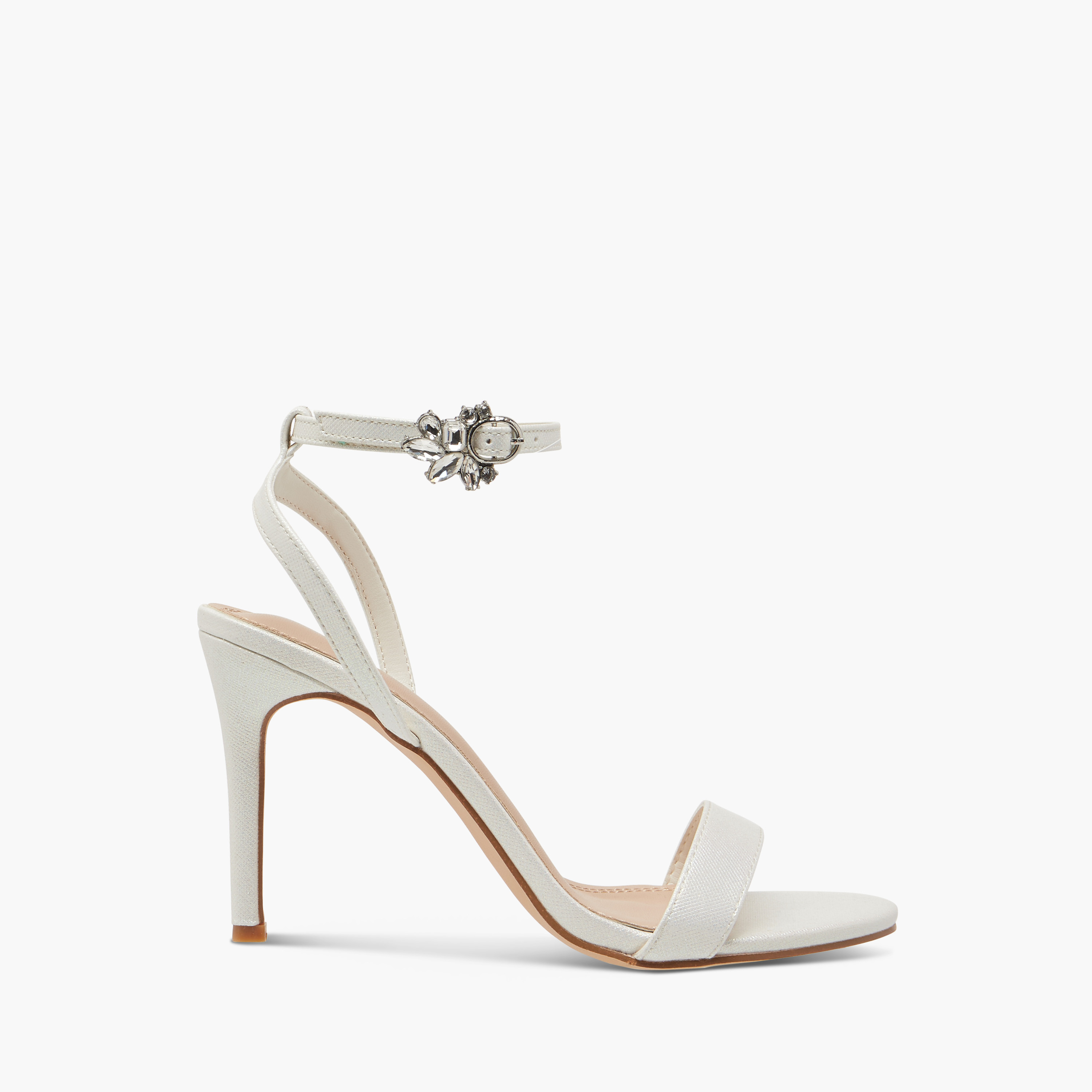 صندل مزيّن بكعب ستيليتو وإبزيم إغلاق من فلورا بيلا-women-shoes-sandals-heeled-image-3