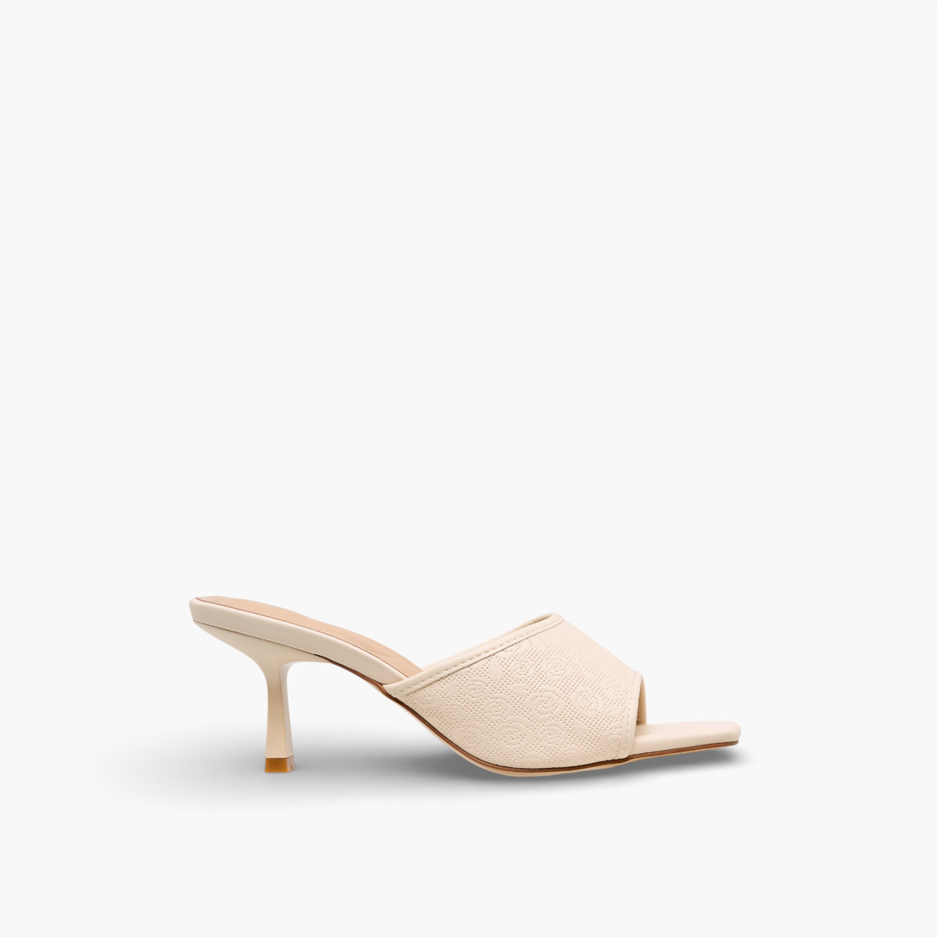 صندل بملمس زهور بارز وكعب مدبب من فلورا بيلا-women-shoes-sandals-heeled-image-4