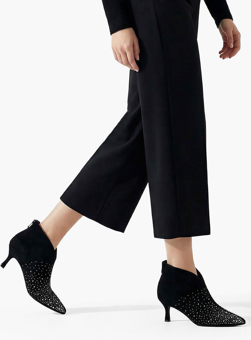 بوت للكاحل بكعب صغير للنساء من فلورا بيلا-women-shoes-boots-image-2