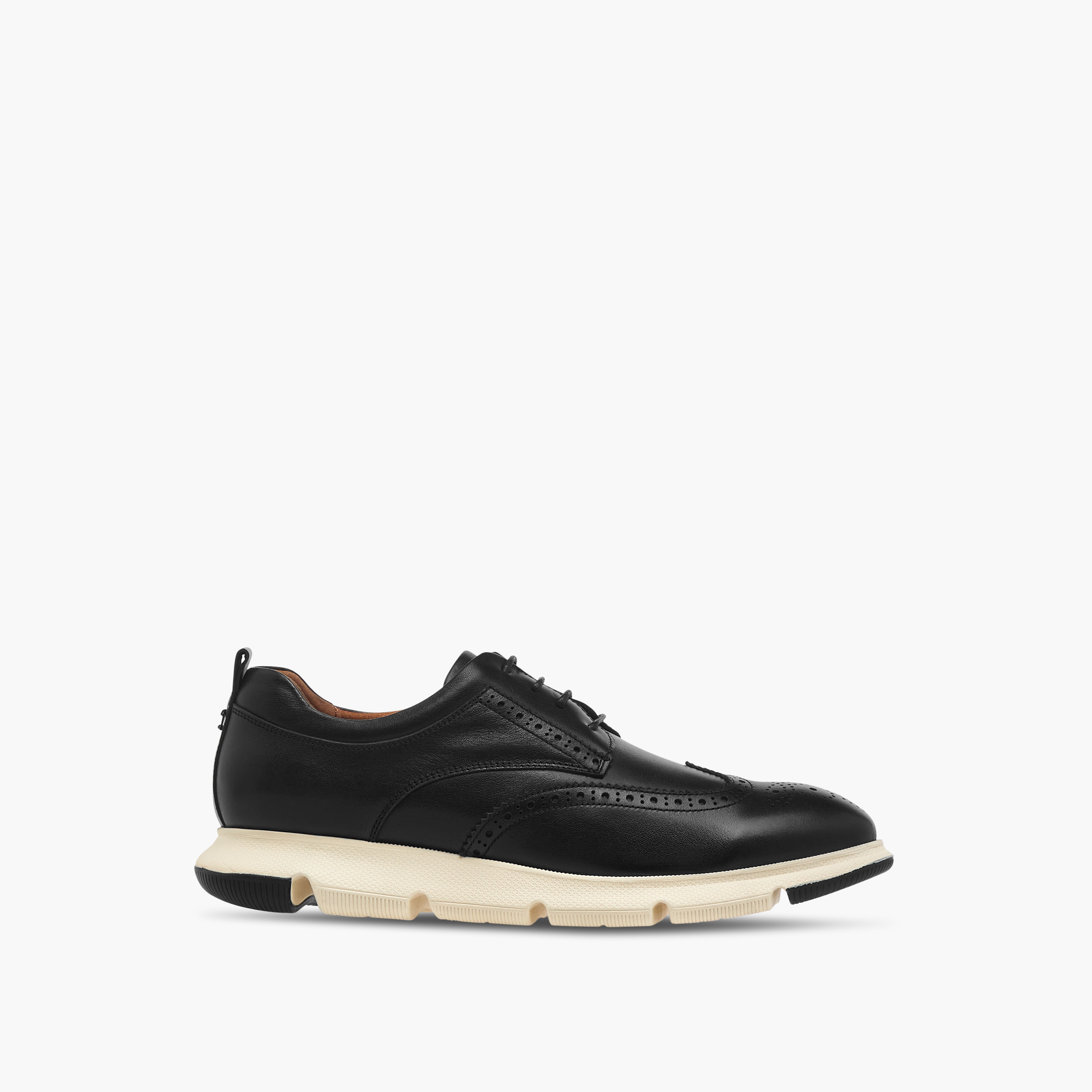 حذاء سنيكرز جلد مثقب برباط من لو كونفورت-men-shoes-sneakers-image-3