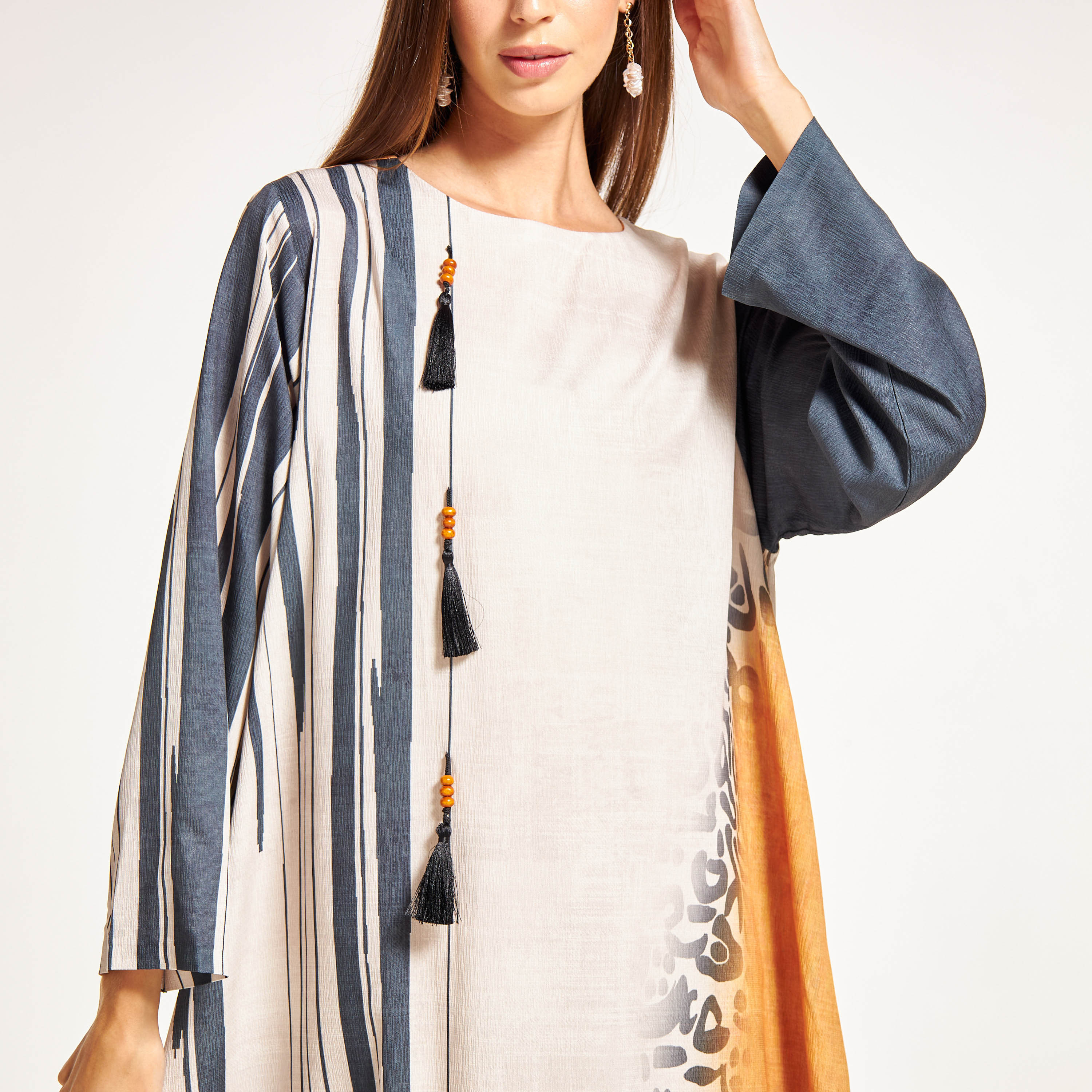Thouq Printed Jalabiya with Embellished Tassels-women-arabicclothing-jalabiyas-image-3