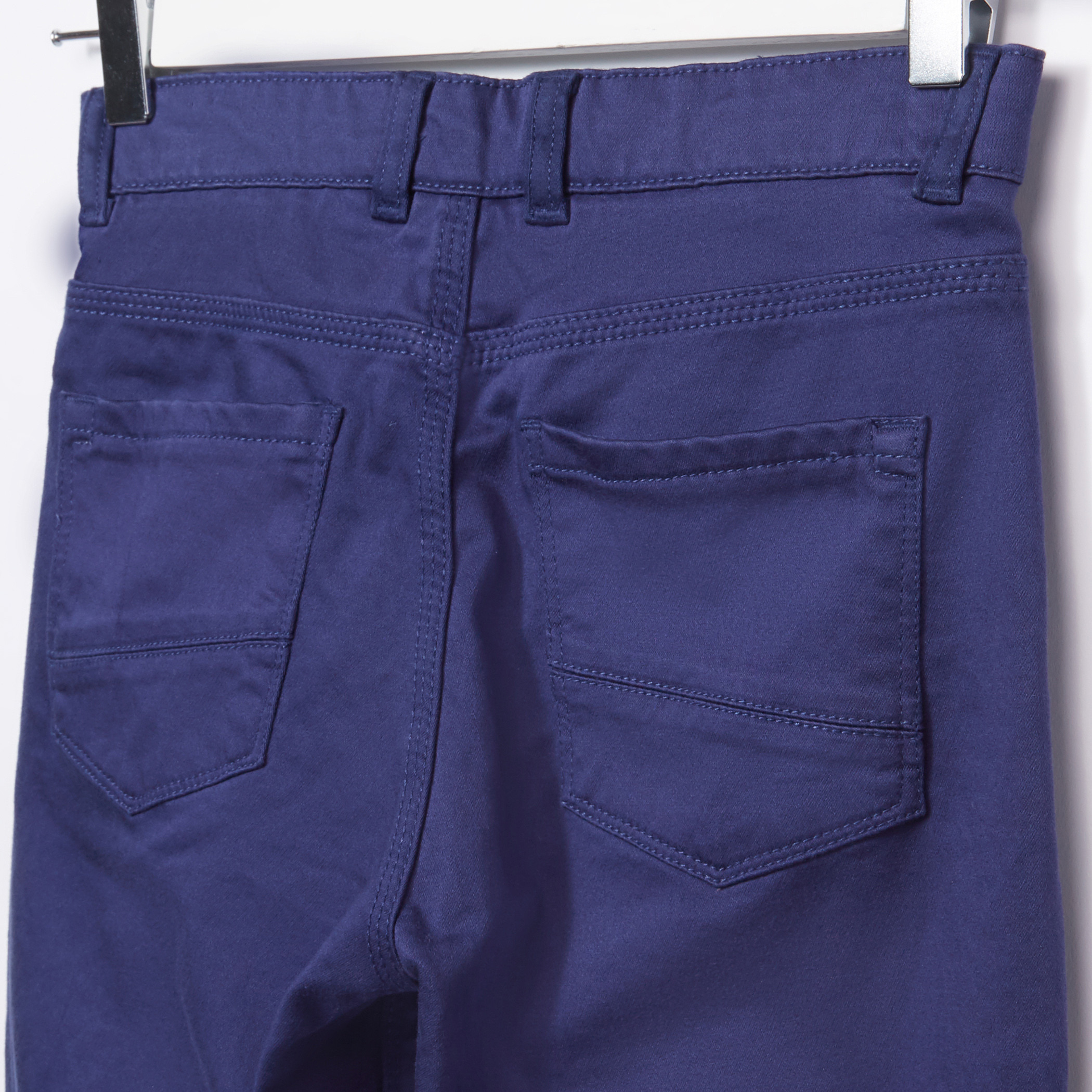 بنطال بجيوب وأزرار إغلاق من جونيورز.-cpkids-clothing-boys-bottoms-pants-image-4