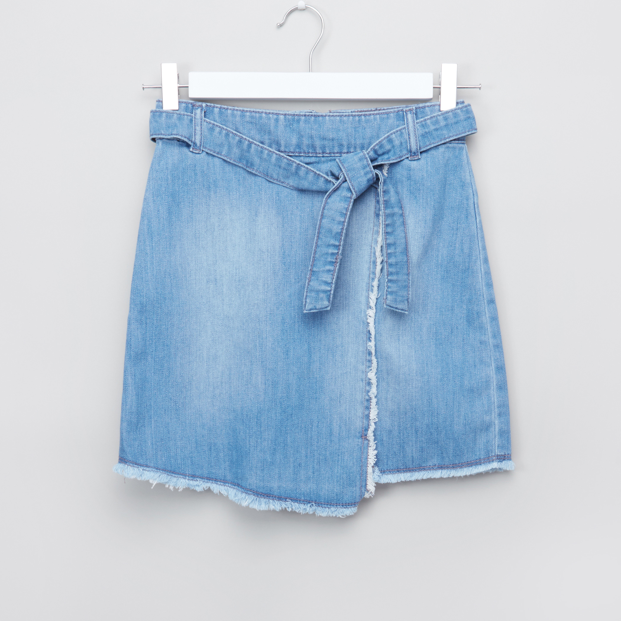 Denim skirt with store tie