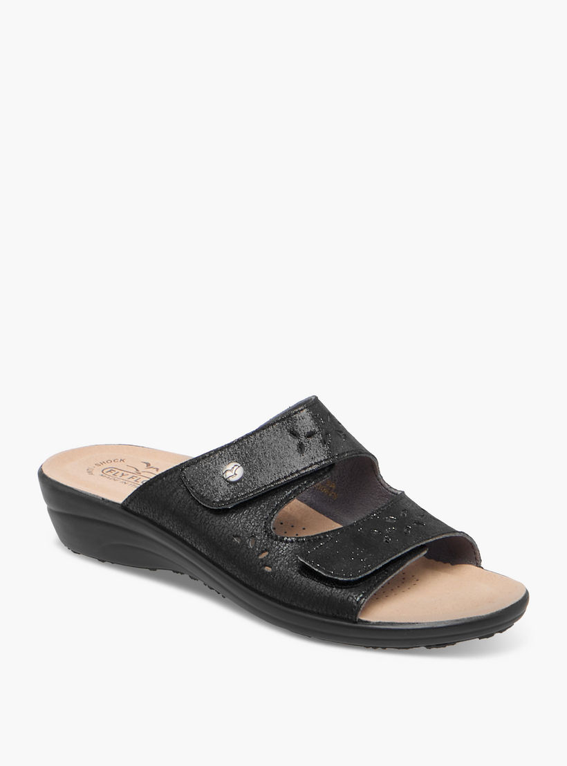 صندل مريح سهل الارتداء بتصاميم مفرغة وكعب ويدج من فلايفلوت-women-shoes-sandals-heeled-image-2