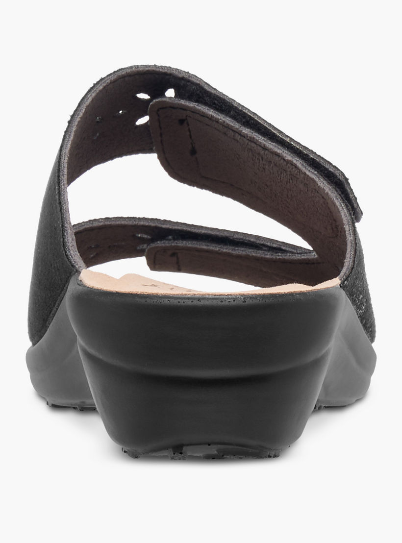 صندل مريح سهل الارتداء بتصاميم مفرغة وكعب ويدج من فلايفلوت-women-shoes-sandals-heeled-image-5