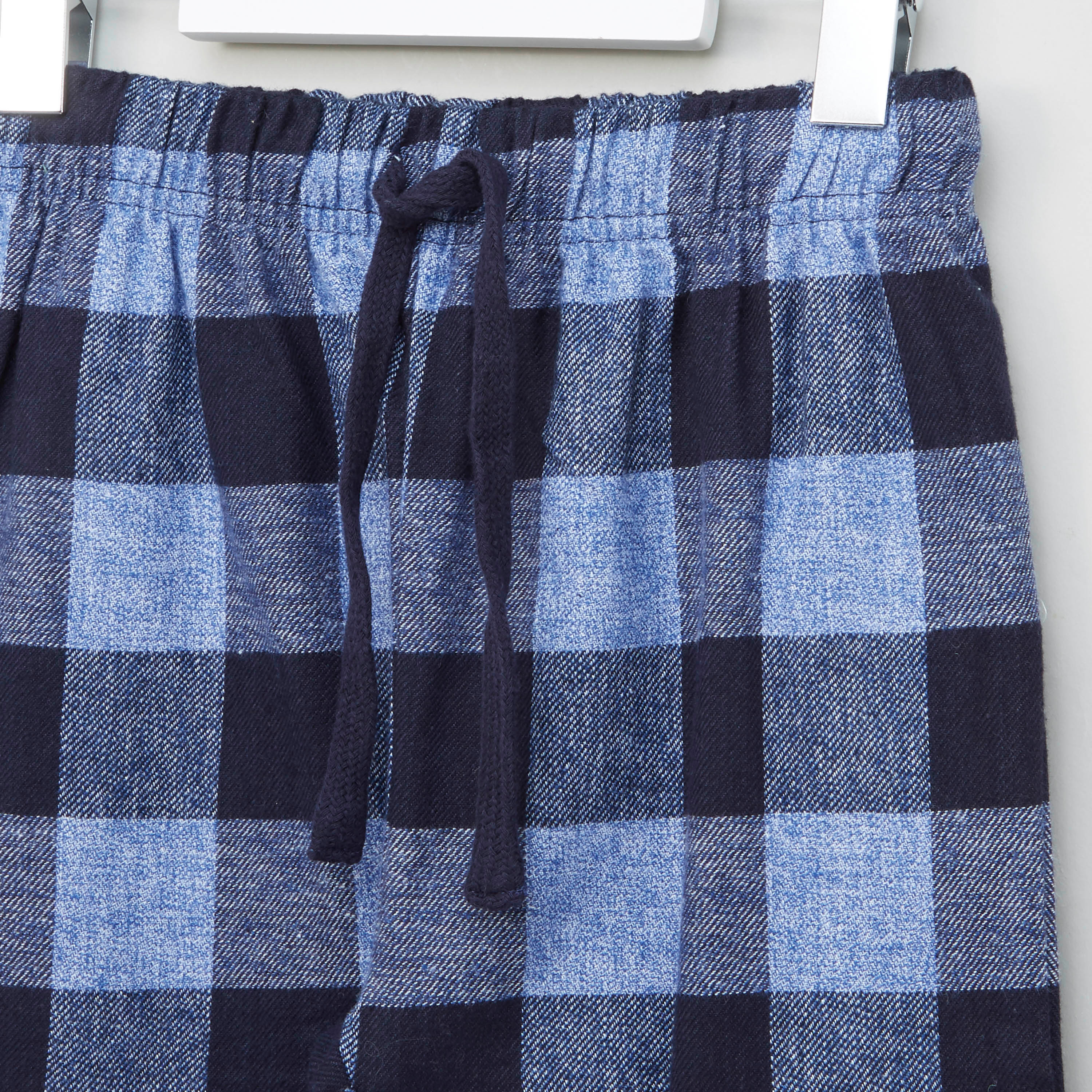 طقم بنطال بيجاما مع قميص كاروهات كلاسيكي من جونيورز-boys-clothing-nightwear-image-5