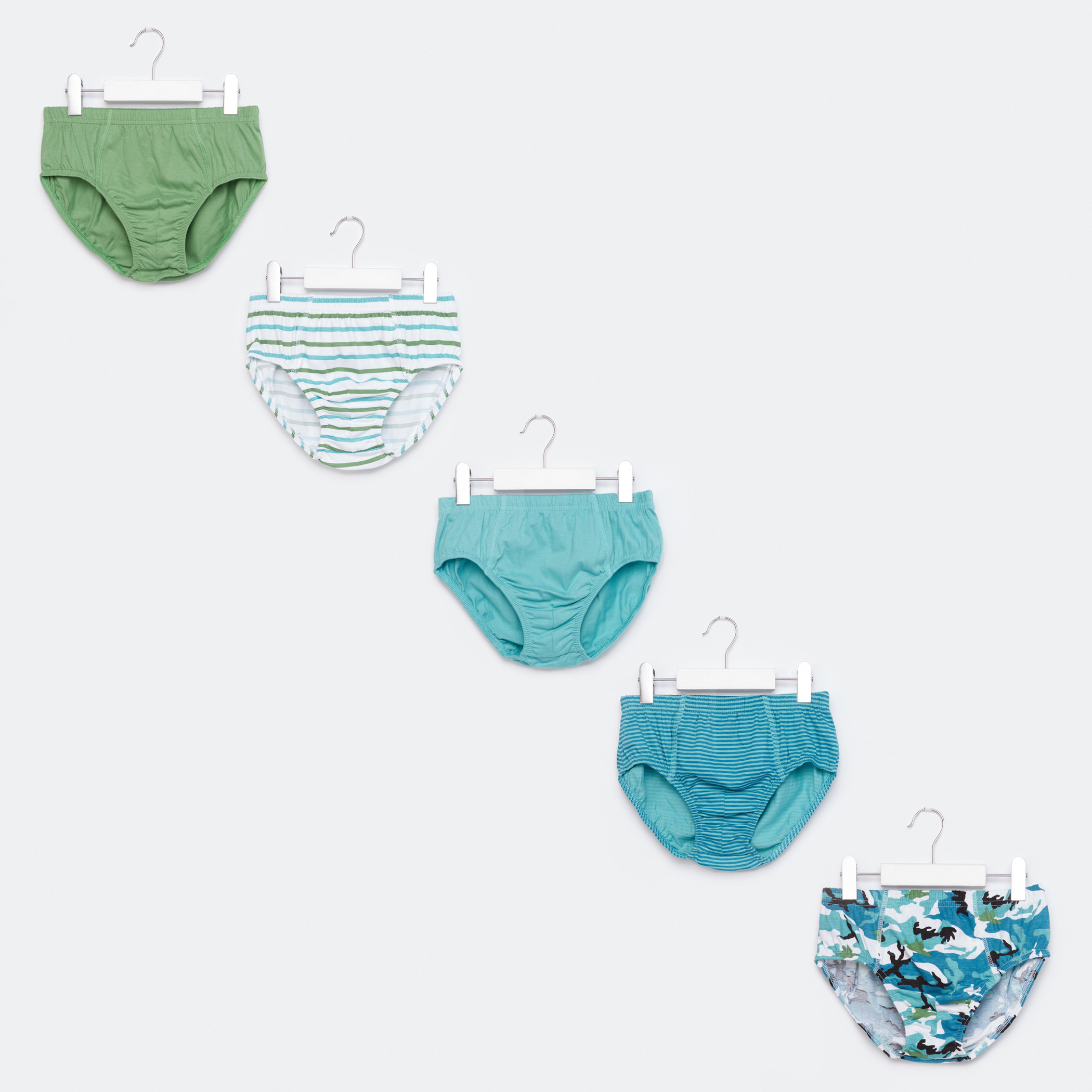 ملابس داخلية بخصر مطاطي من جونيورز - طقم من خمس قطع.-boys-clothing-innerwear-boxersandbriefs-image-1