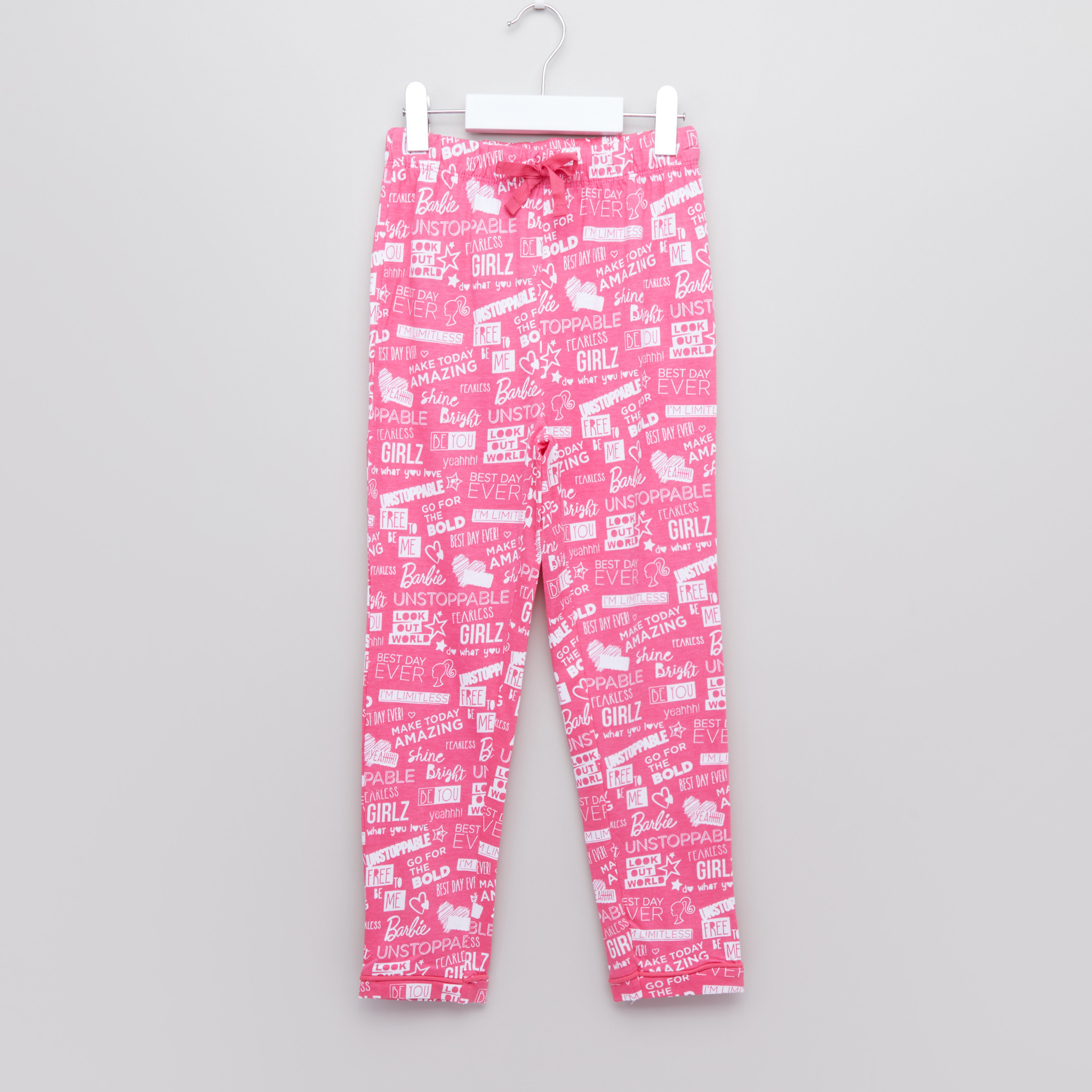 طقم بيجامة من بنطال و تيشيرت بطبعات باربي-girls-clothing-nightwear-image-4