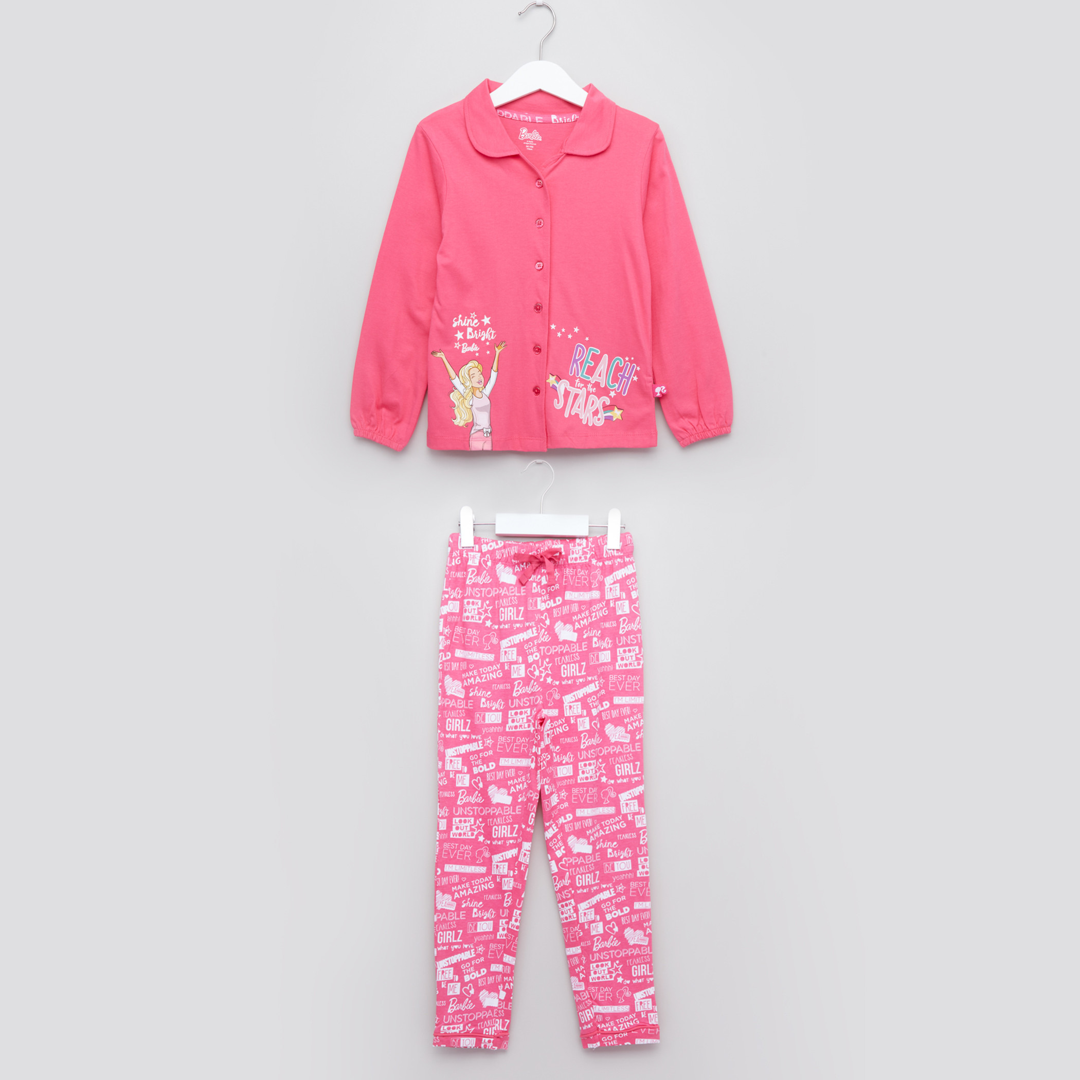 طقم بيجامة من بنطال و تيشيرت بطبعات باربي-girls-clothing-nightwear-image-1