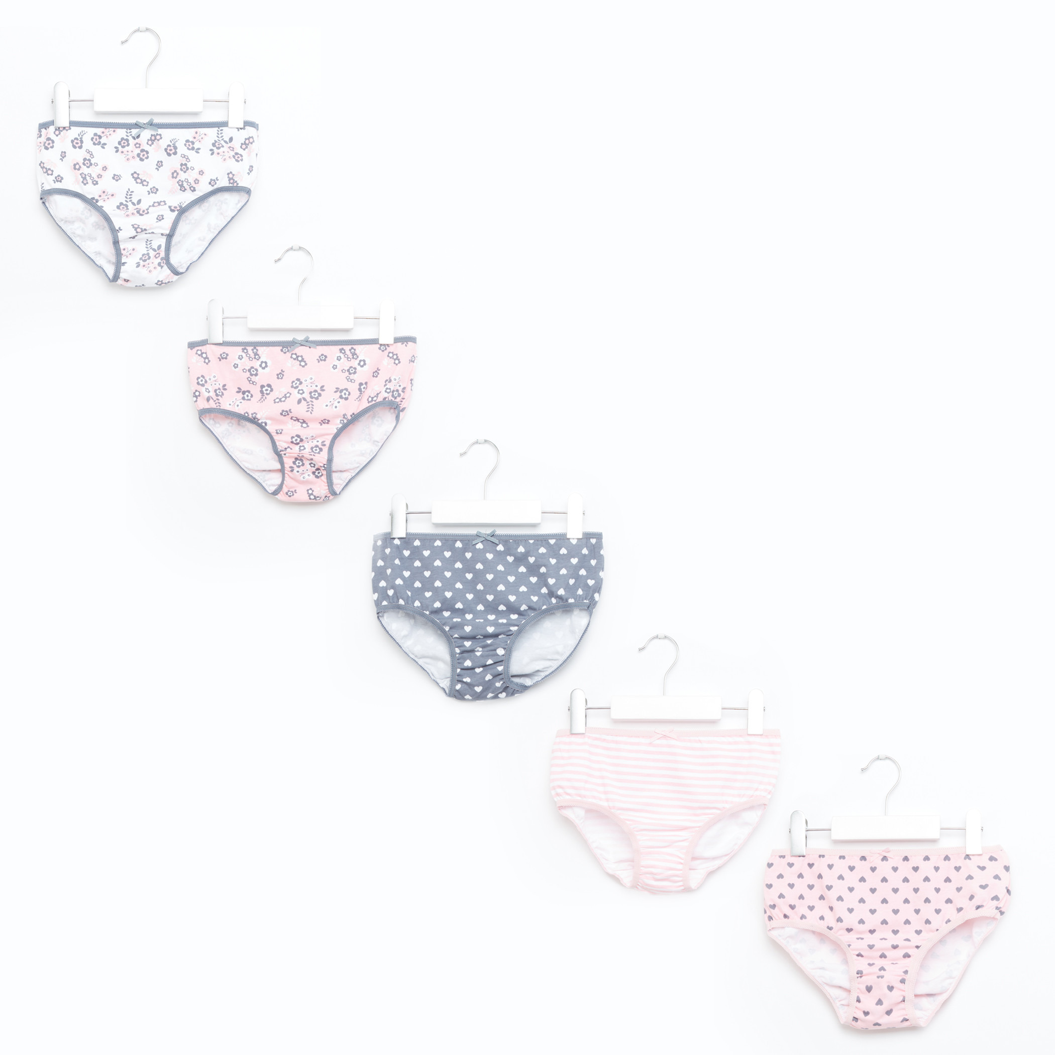 ملابس داخلية بطبعات من جونيورز - طقم من 5 قطع-girls-clothing-multipacks-image-1
