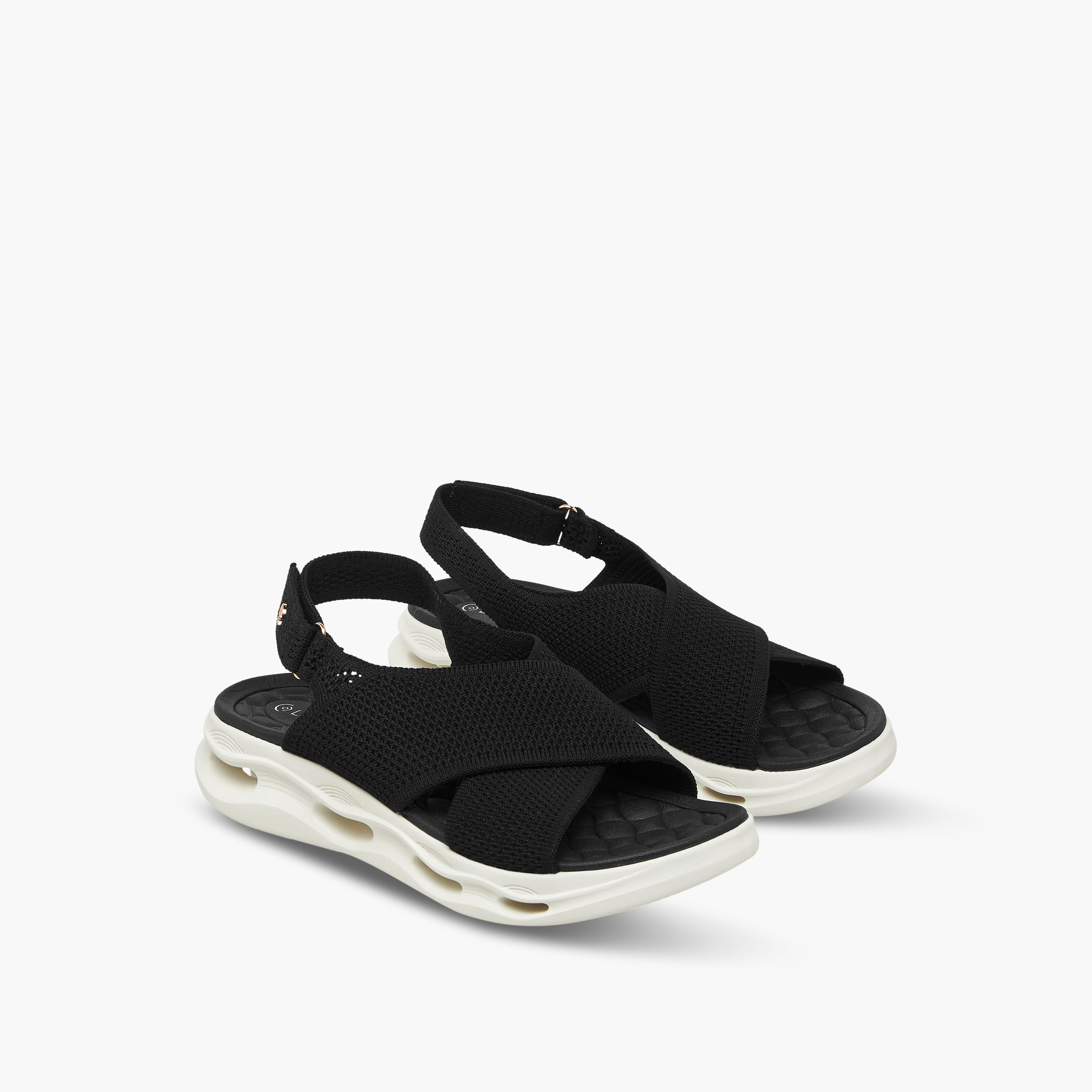 صندل بكعب بلاتفورم وأحزمة متقاطعة للنساء من لو كونفورت-women-shoes-sandals-heeled-image-1