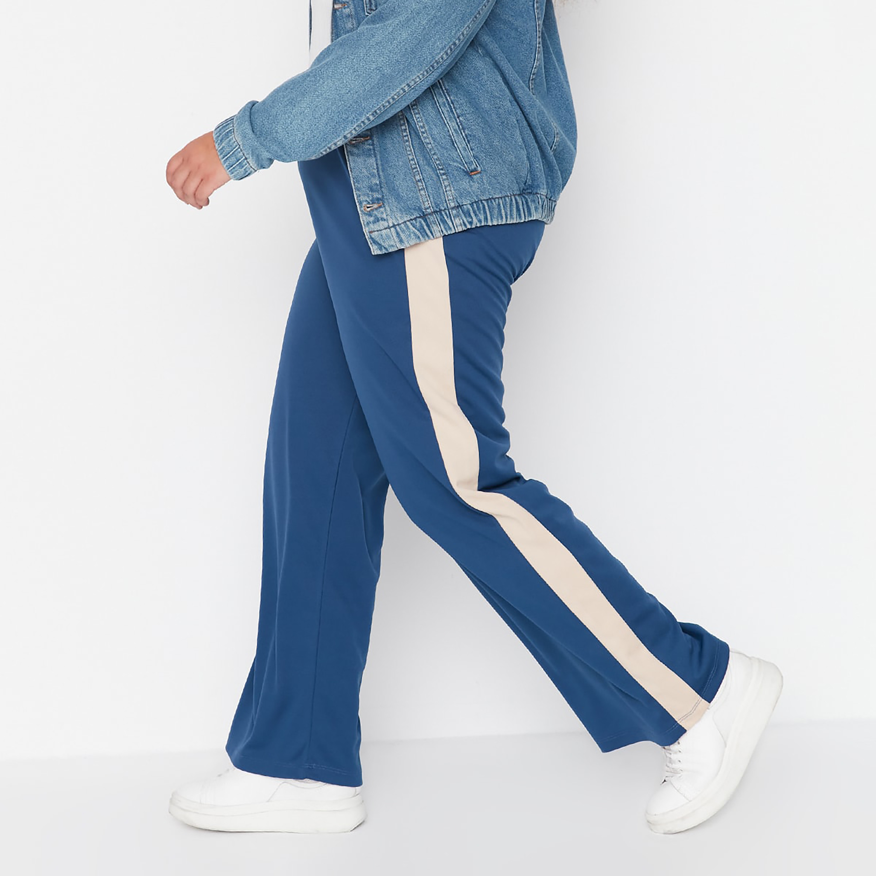 بنطلون نسائي أسود من ترينديول سادة بواسع الساق-women-clothing-bottoms-trousers-image-10