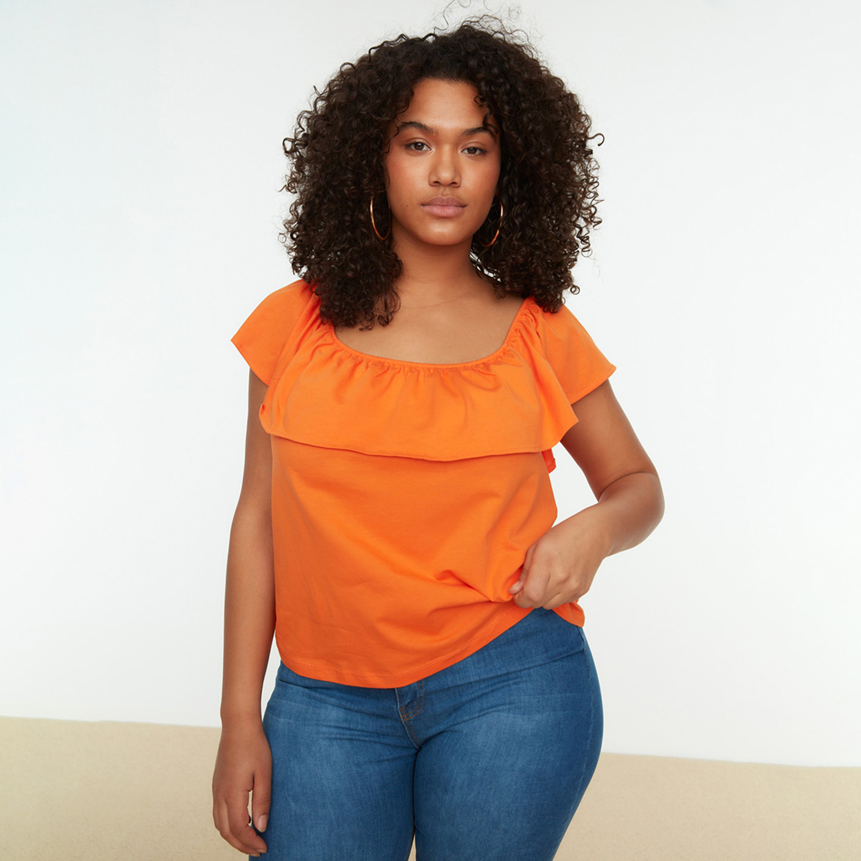 توب ترينديول نسائي بلون برتقالي سادة برقبة مربعة-women-clothing-shirtsandblouses-blouses-image-1