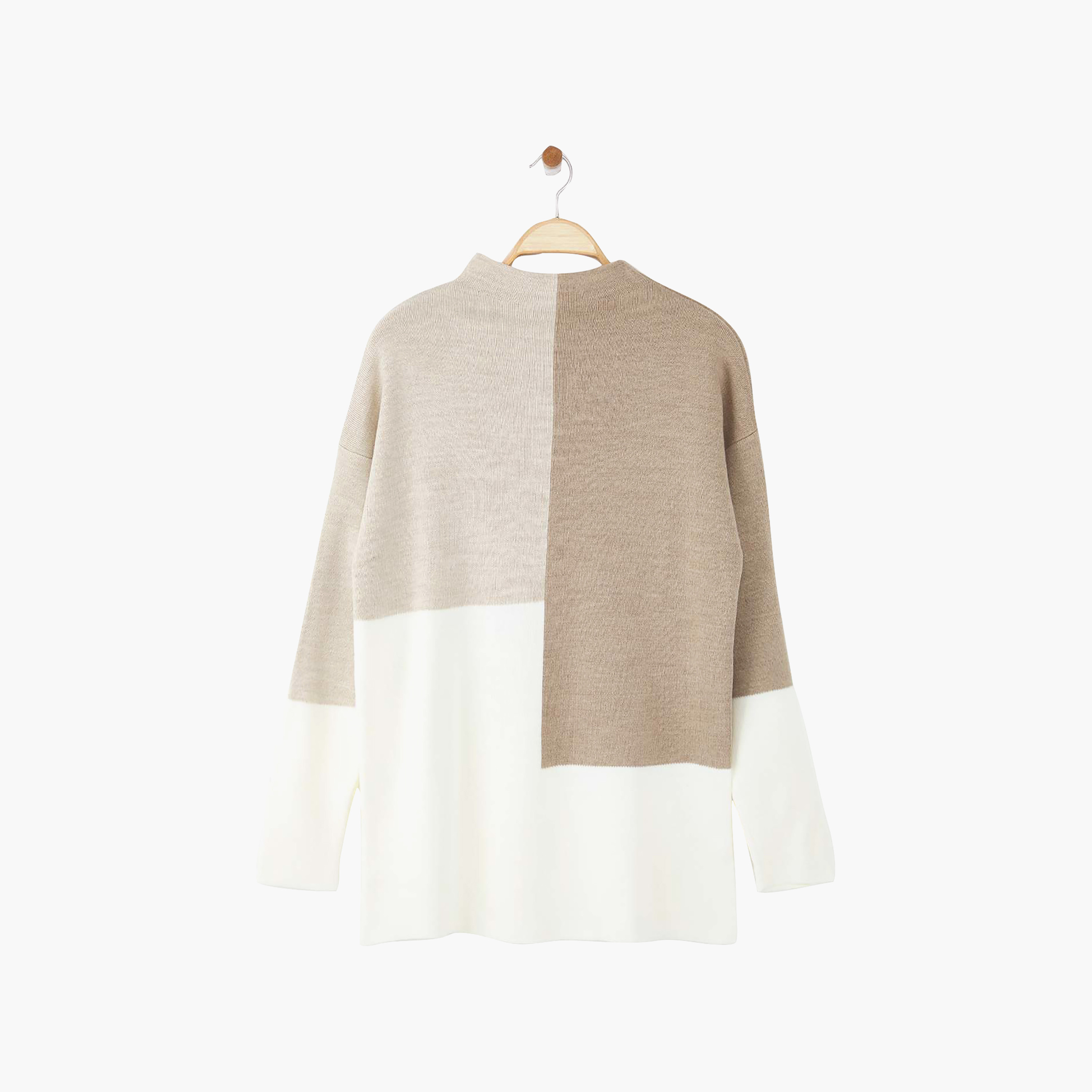 بلوفر حريمي محتشم بألوان متباينة بياقة مرتفعة وأكمام مسدلة من تريندyol-women-winterwear-cardigansandjumpers-jumpers-image-3