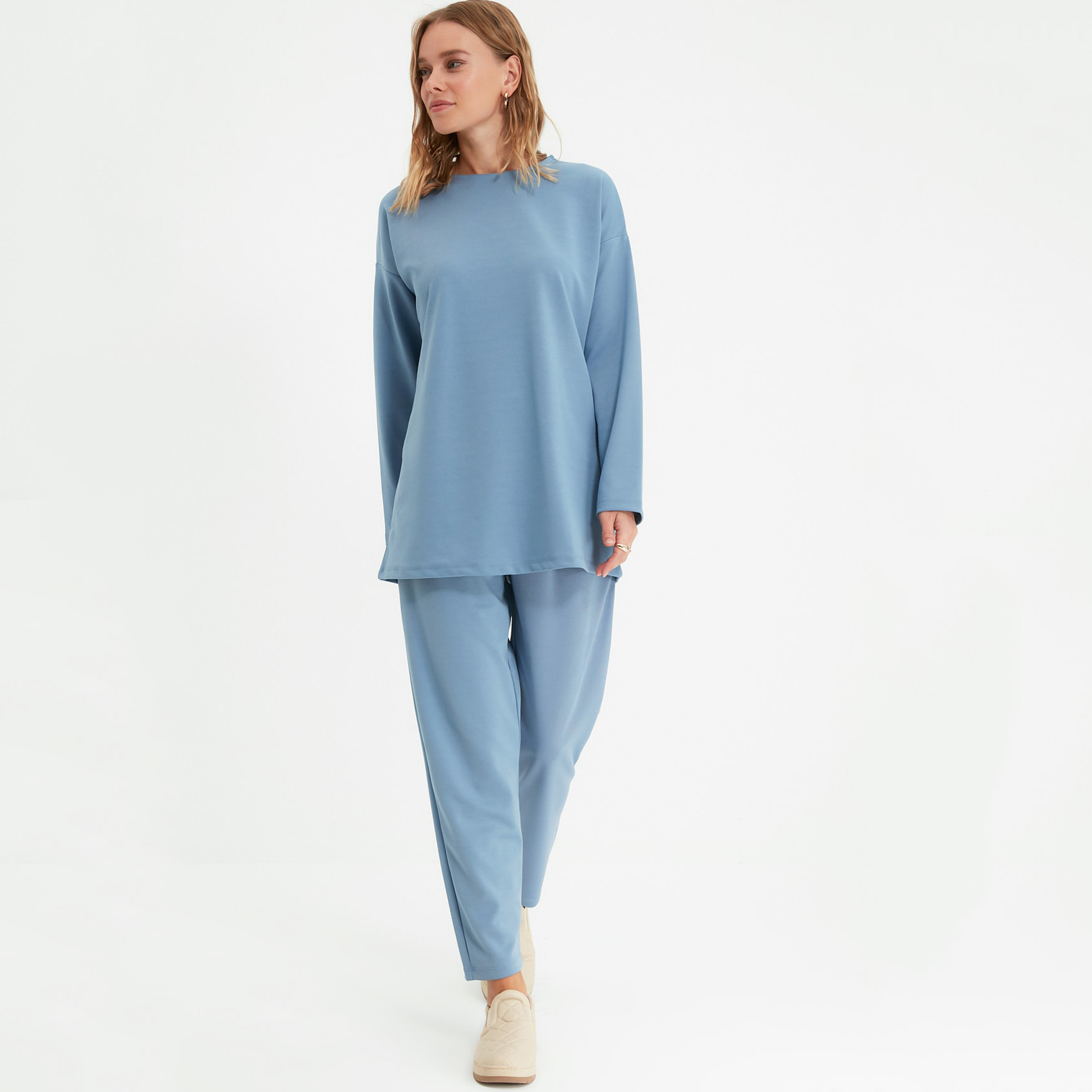 Trendyol Modest Women Solid Round Neck Top-Pant Set-women-clothing-coordsets-image-3