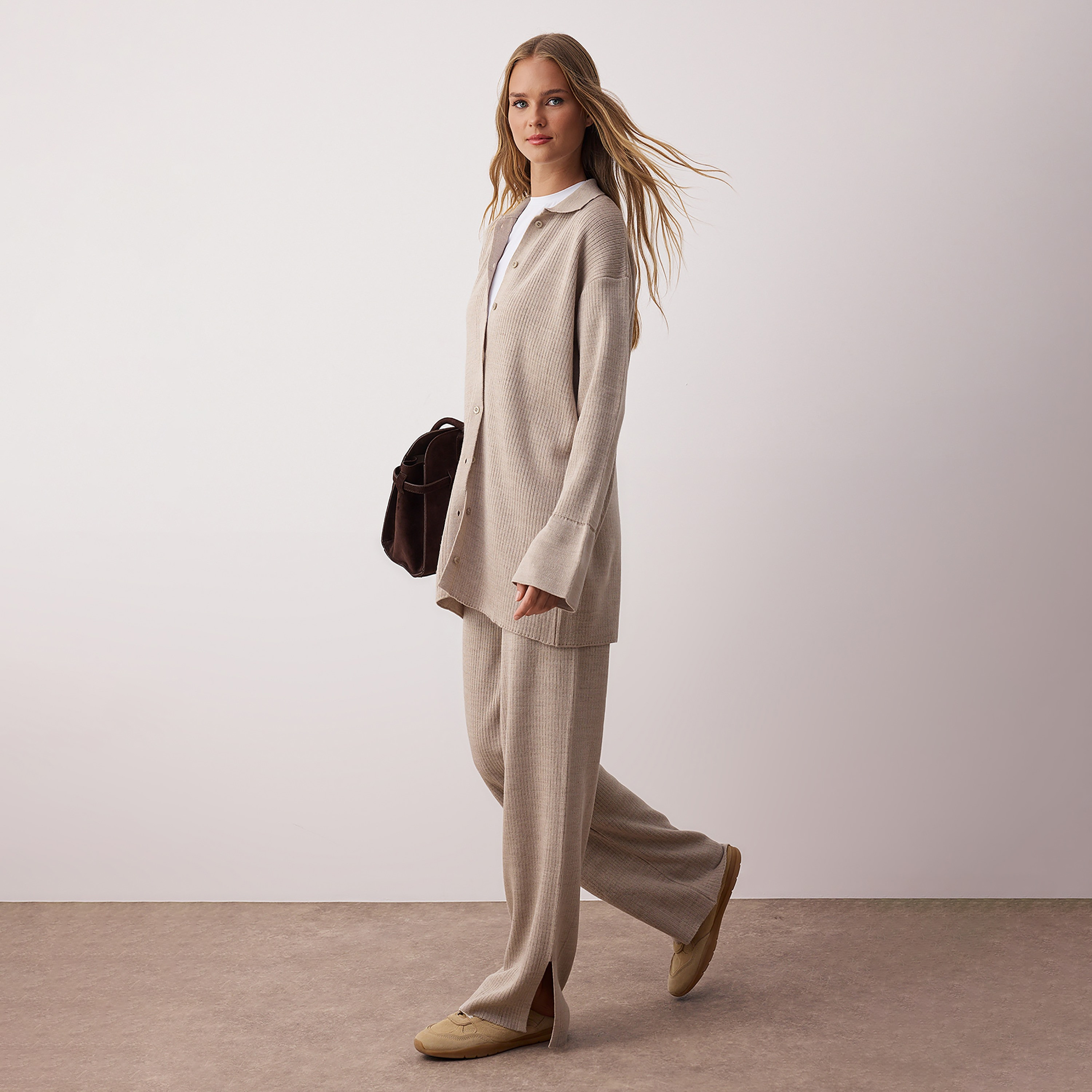 طقم كارديجان وبنطلون حريمي محتشم بملمس مضلع وياقة وأكمام ساقطة من ترينديول-women-clothing-coordsets-image-2