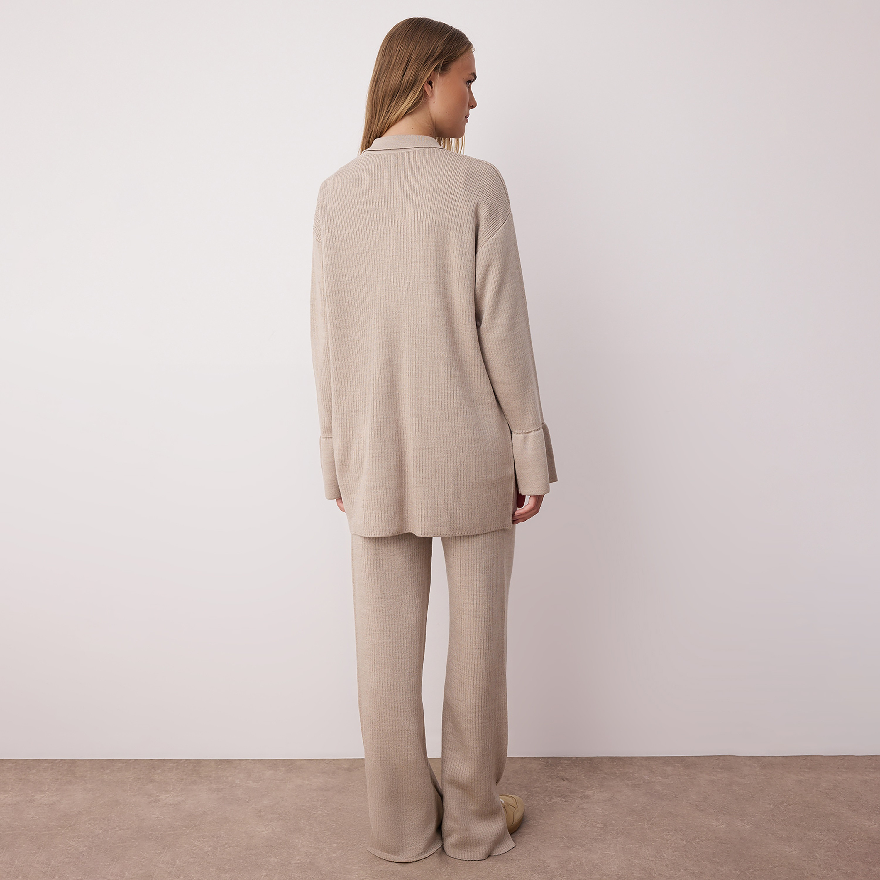 طقم كارديجان وبنطلون حريمي محتشم بملمس مضلع وياقة وأكمام ساقطة من ترينديول-women-clothing-coordsets-image-7