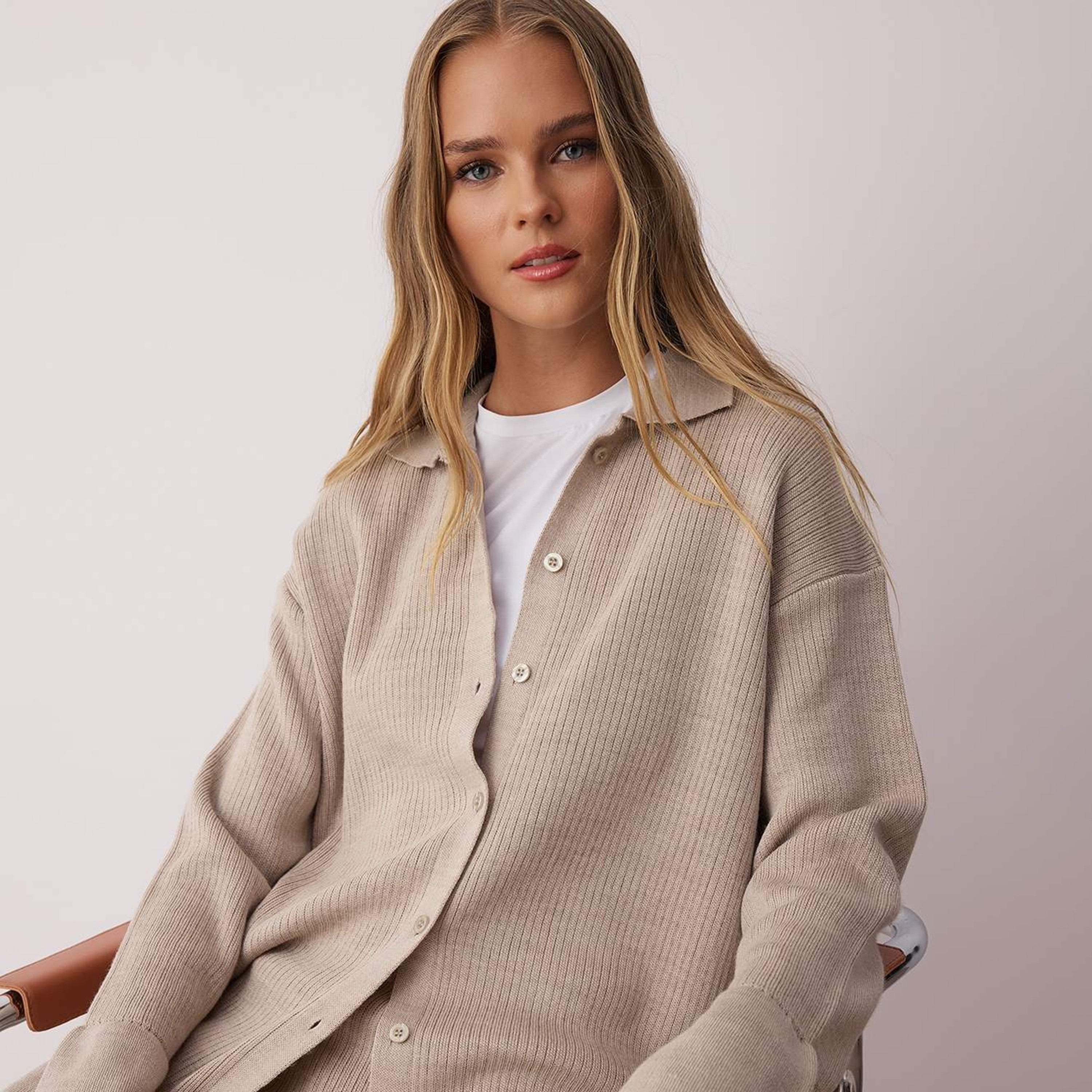 طقم كارديجان وبنطلون حريمي محتشم بملمس مضلع وياقة وأكمام ساقطة من ترينديول-women-clothing-coordsets-image-8