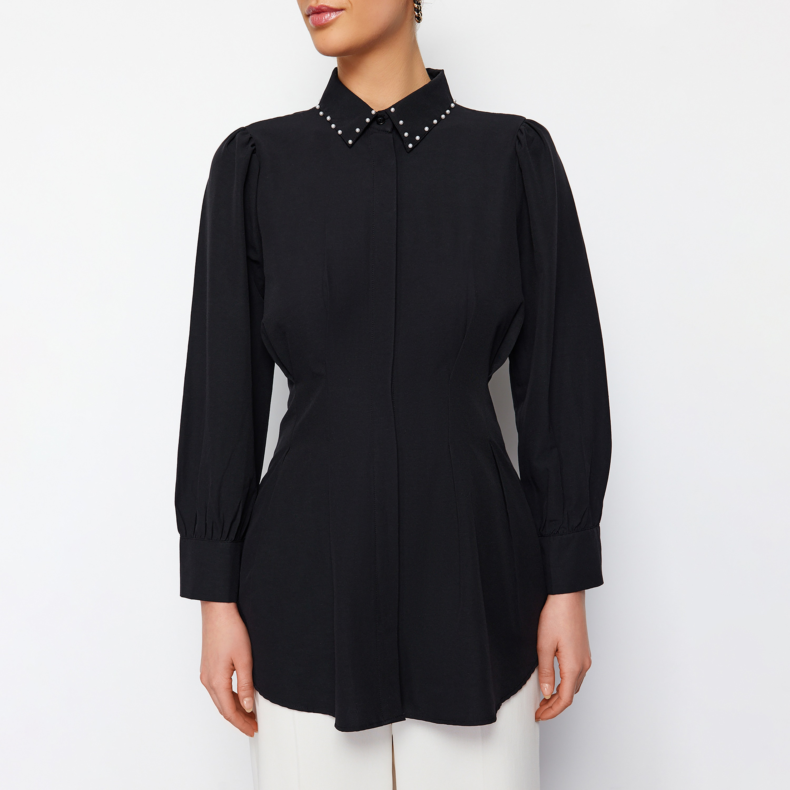 قميص بليسيه حريمي محتشم بياقة وأكمام منتفخة من تريندyol-women-clothing-shirtsandblouses-shirts-image-4