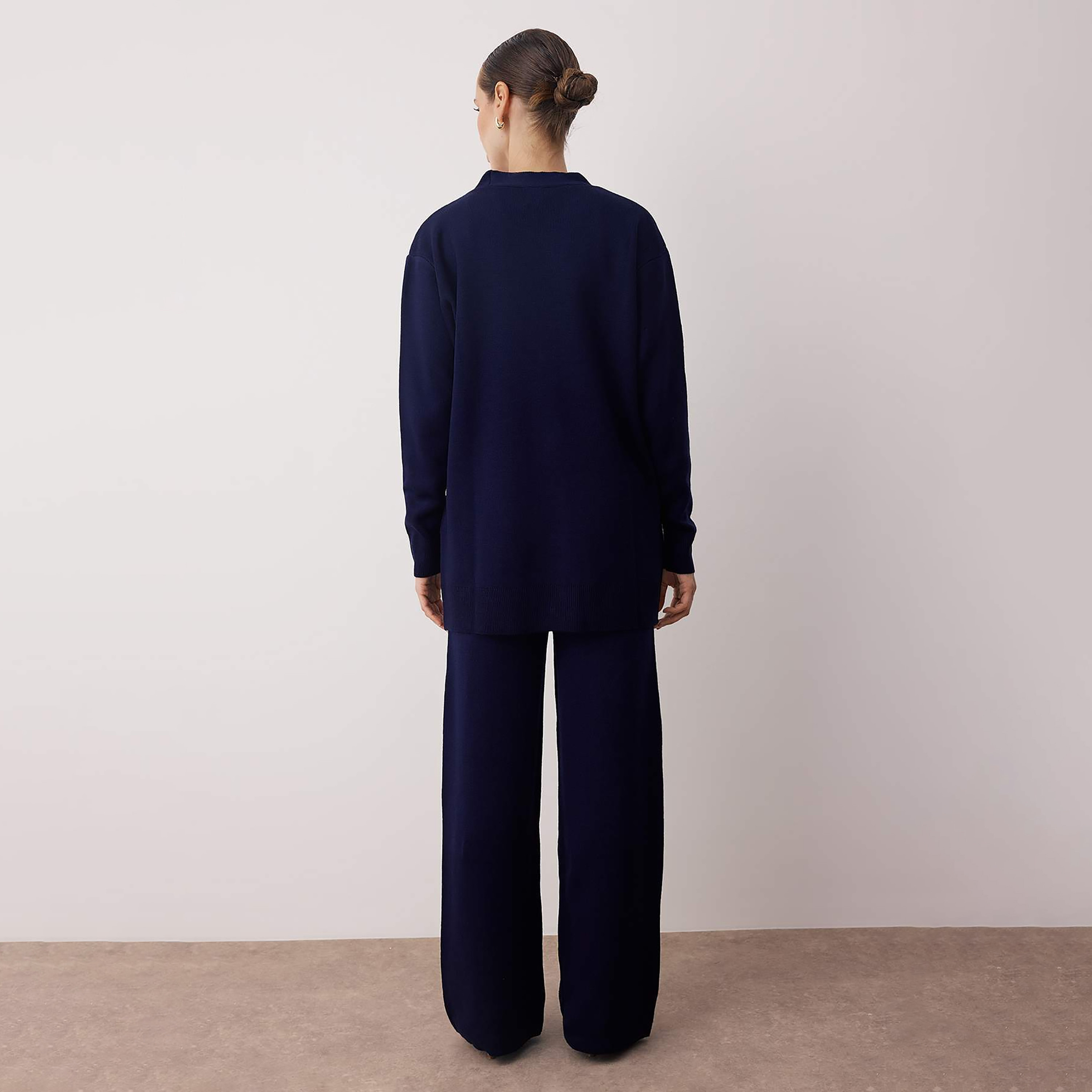 طقم كارديجان وبنطلون حريمي محتشم بأكمام مسدلة من ترينديول-women-clothing-coordsets-image-4