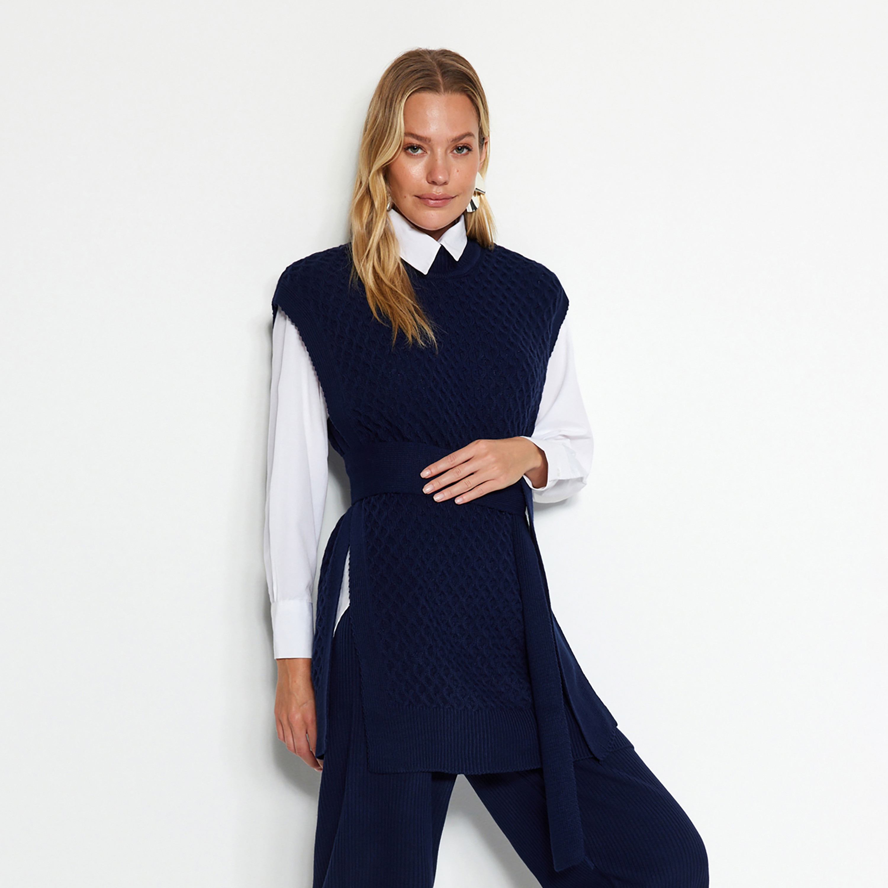 Trendyol Modest Geometric Knit Mock Neck Women's Sweater Vest & Pants Set-women-clothing-coordsets-image-4
