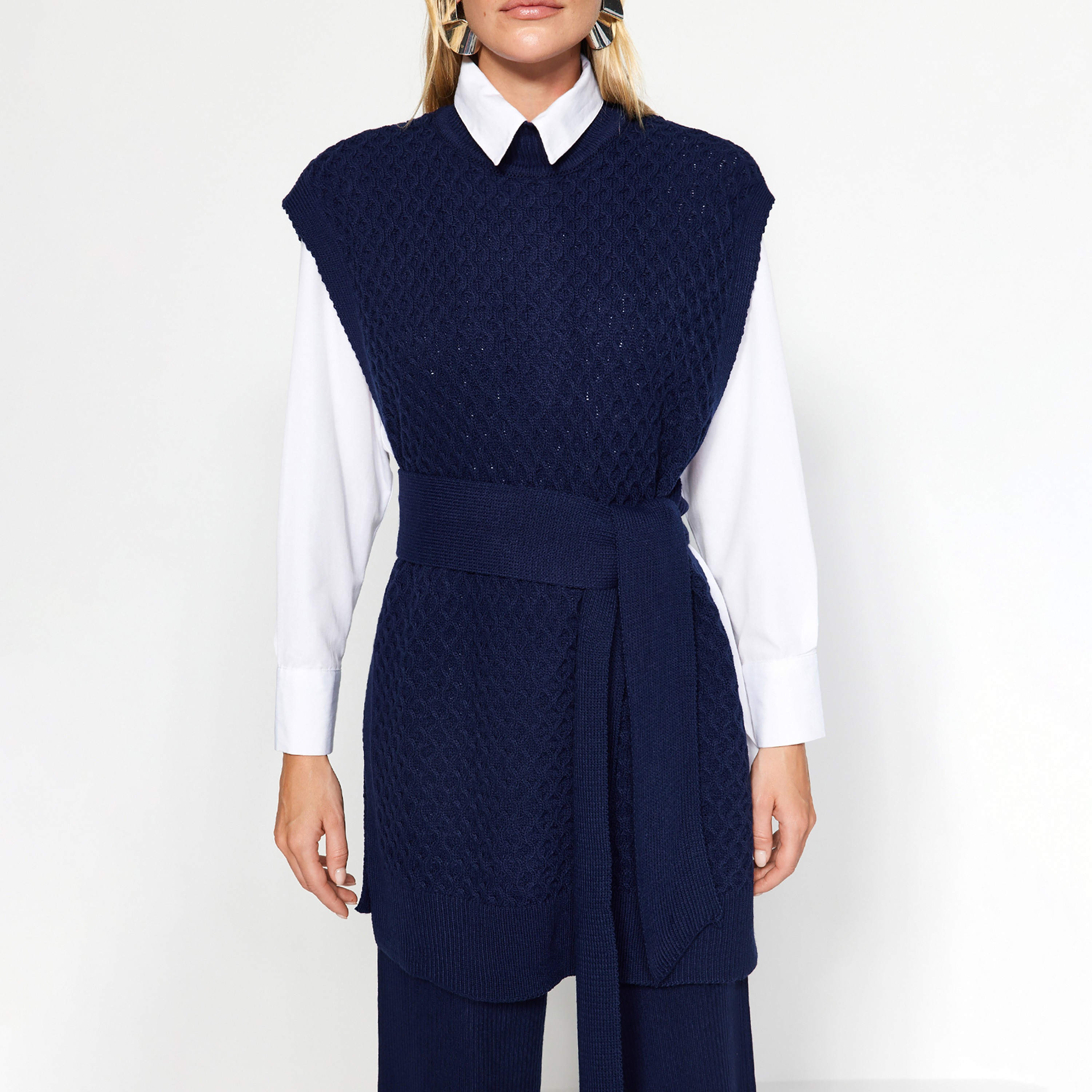 Trendyol Modest Geometric Knit Mock Neck Women's Sweater Vest & Pants Set-women-clothing-coordsets-image-7
